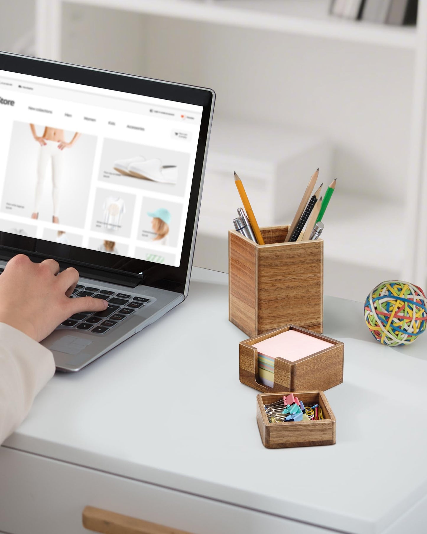 SWKHDKX Acacia Wood Desk Organizer Set with Sticky Note Holder, Pencil Pen Cup & Paper Clip Storage, Office Desk Accessories for Marker Craft (Set of 3)