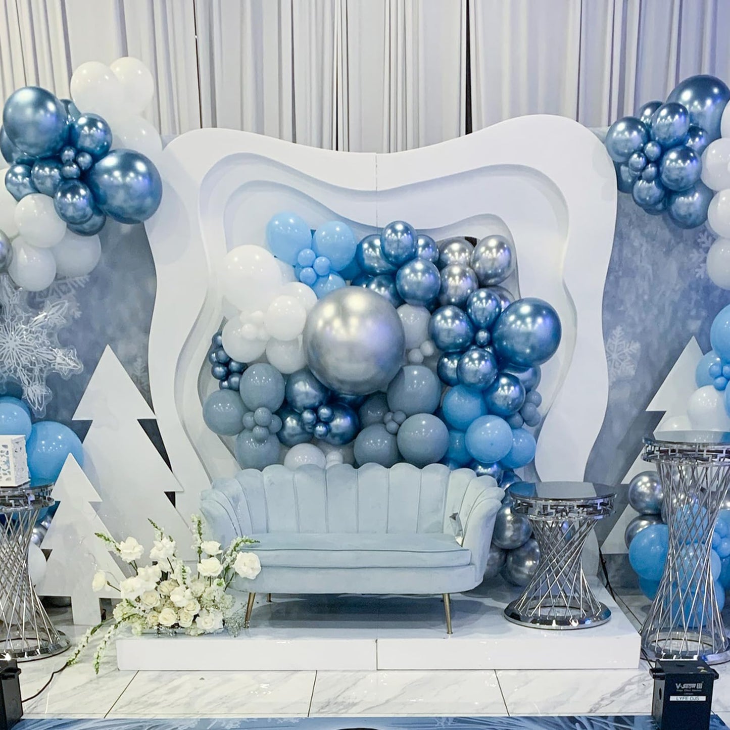 Winter Wonderlan Balloon Garland Arch Kit, Blue White Silver Balloons Snowflake Star Foil Balloons for Baby Its Cold Outside Onderland Christmas Ice Baby Shower Birthday Party Decorations Supplies