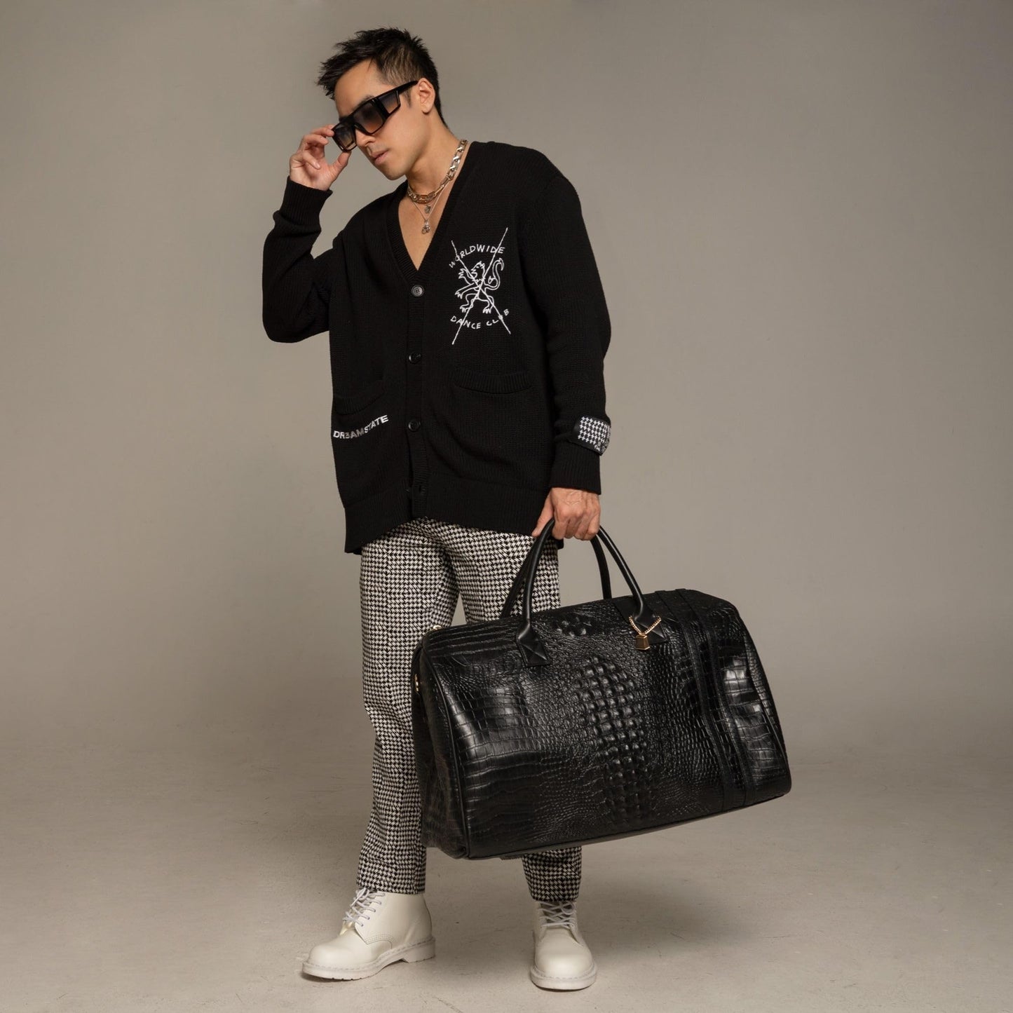 Tote&Carry Apollo 2 Duffle Bag for Travel Women & Men, TSA Approved Carry On Duffel Bag, Premium Vegan, Durable Weekender Luggage for All-Purpose Use (XL - Crocodile Skin, Black)