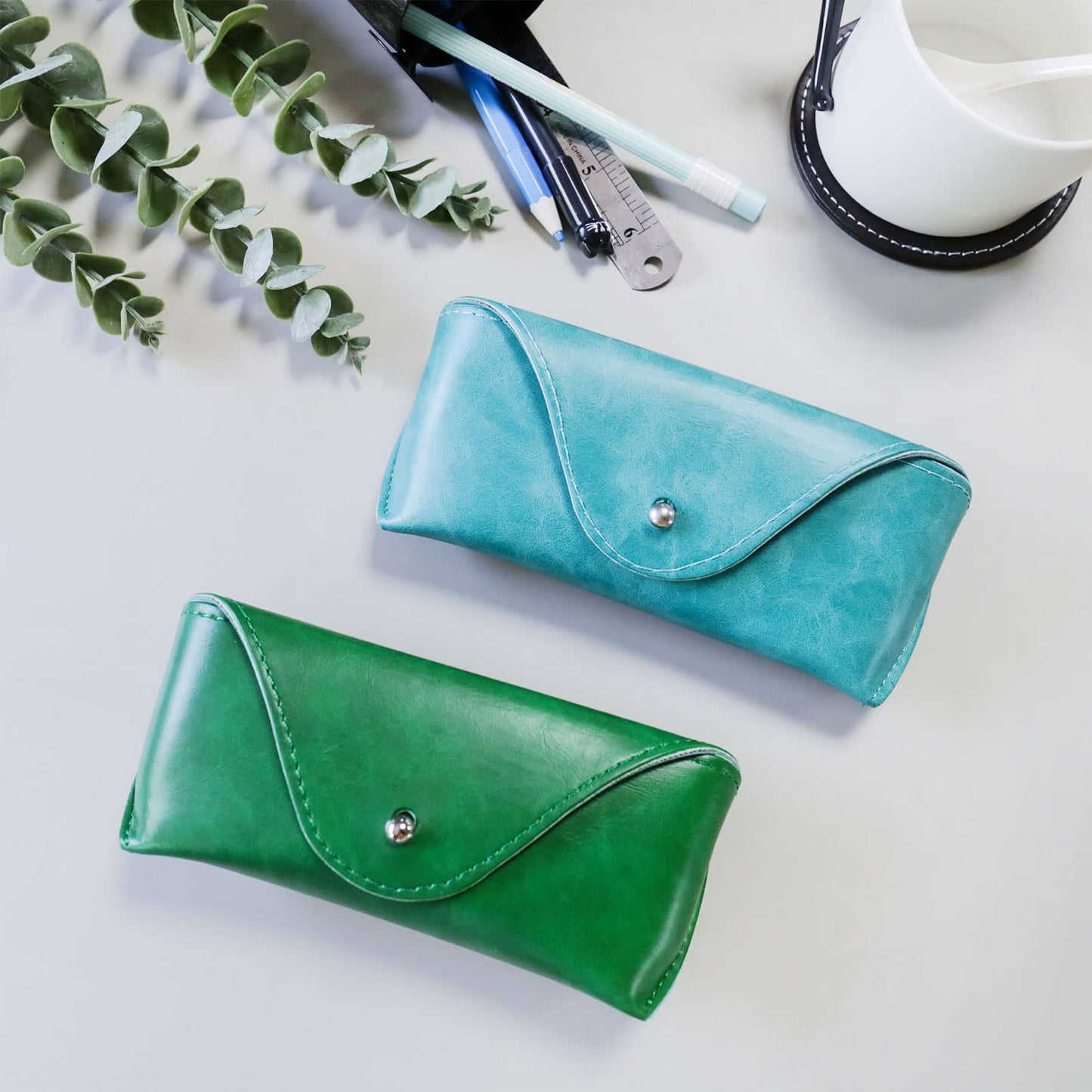 LogHog Portable Leather Glasses Case,Durable Soft Sunglasses Pouch Slim Case for Women Men Horizontal Eyeglass Case