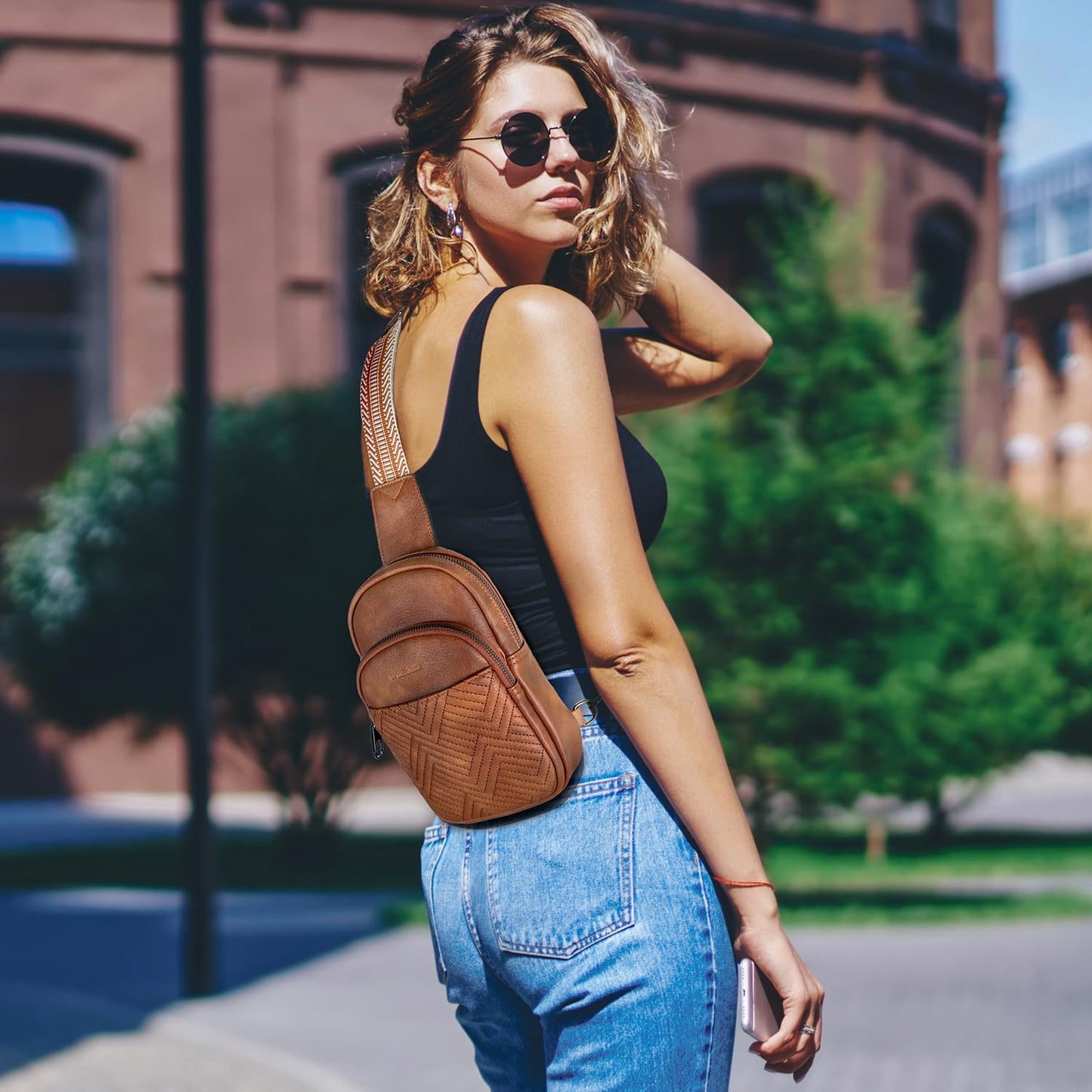 WILLSOLUNA Leather Crossbody Bags for Women Small Sling Bag Anti Theft RFID Chest Purse Fanny Pack for Travel (Black)