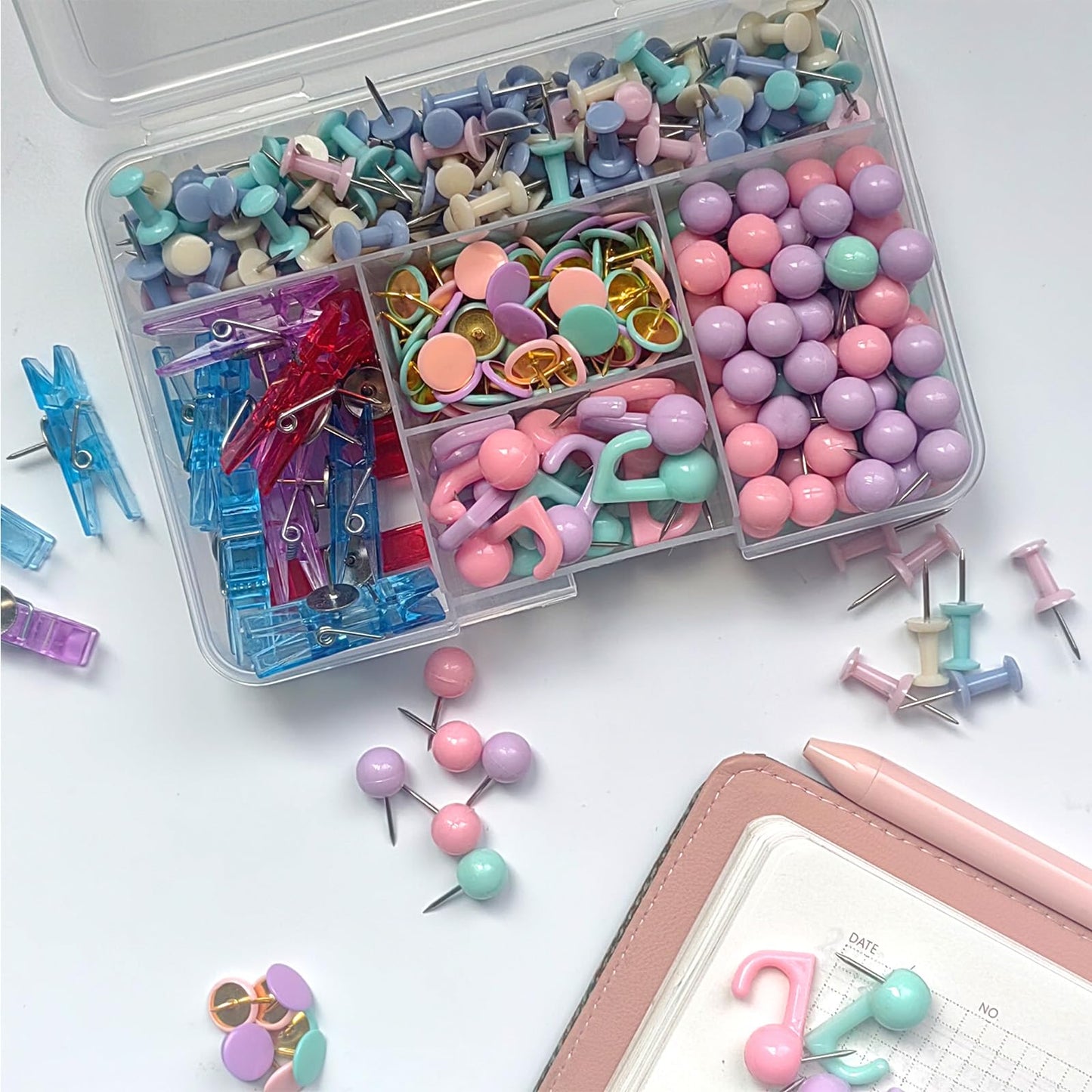 Push Pins Set,Thumb Tacks 305 Pcs Colourful Decorative Push Pins, Thumbtacks Use for Cork Board,Bulletin Board,Office,Maps, Photo Walls,DIY Decorations, Kitchen Reminders, Exhibition Setups