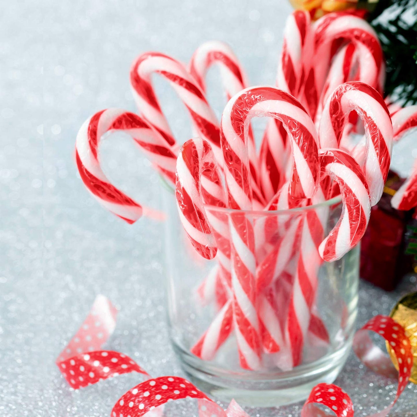 WILLBOND 48 Pcs Christmas Candy Canes Ornament Plastic Christmas Tree Hanging Decoration Fake Swirl Candy Canes Garlands with Crystal Wire for Home Xmas Gift Indoor Outdoor Party Favor (Red and White)