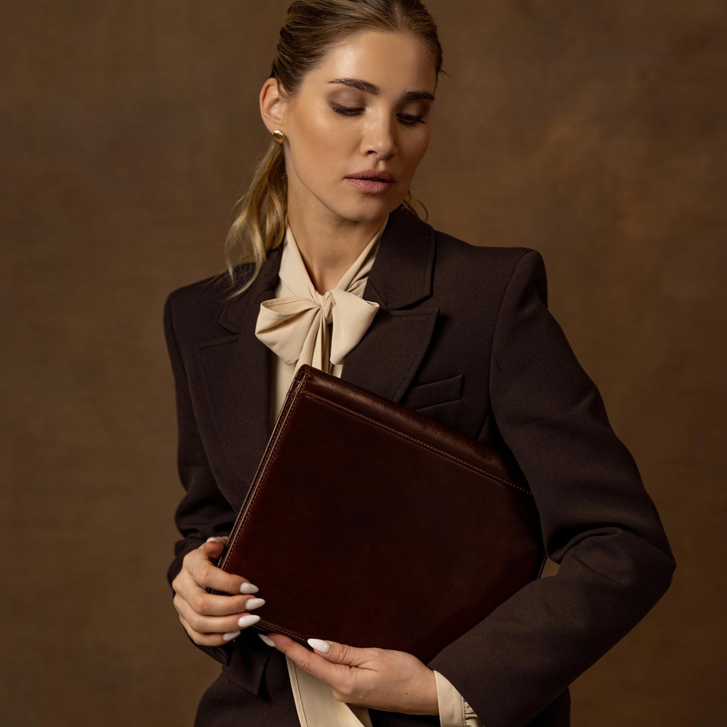 Time Resistance Leather Portfolio – Tablet size Leather Document Case – Small Briefcase Made in Italy (Brown)