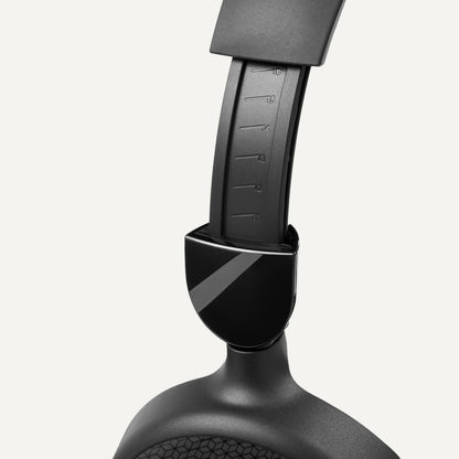 Amazon Basics On Ear Wired Computer Headset with Adjustable Microphone, 3.5mm Port or in-Line Control with USB-A Port, Foldable, Clear Sound, Small/Medium Size, Black