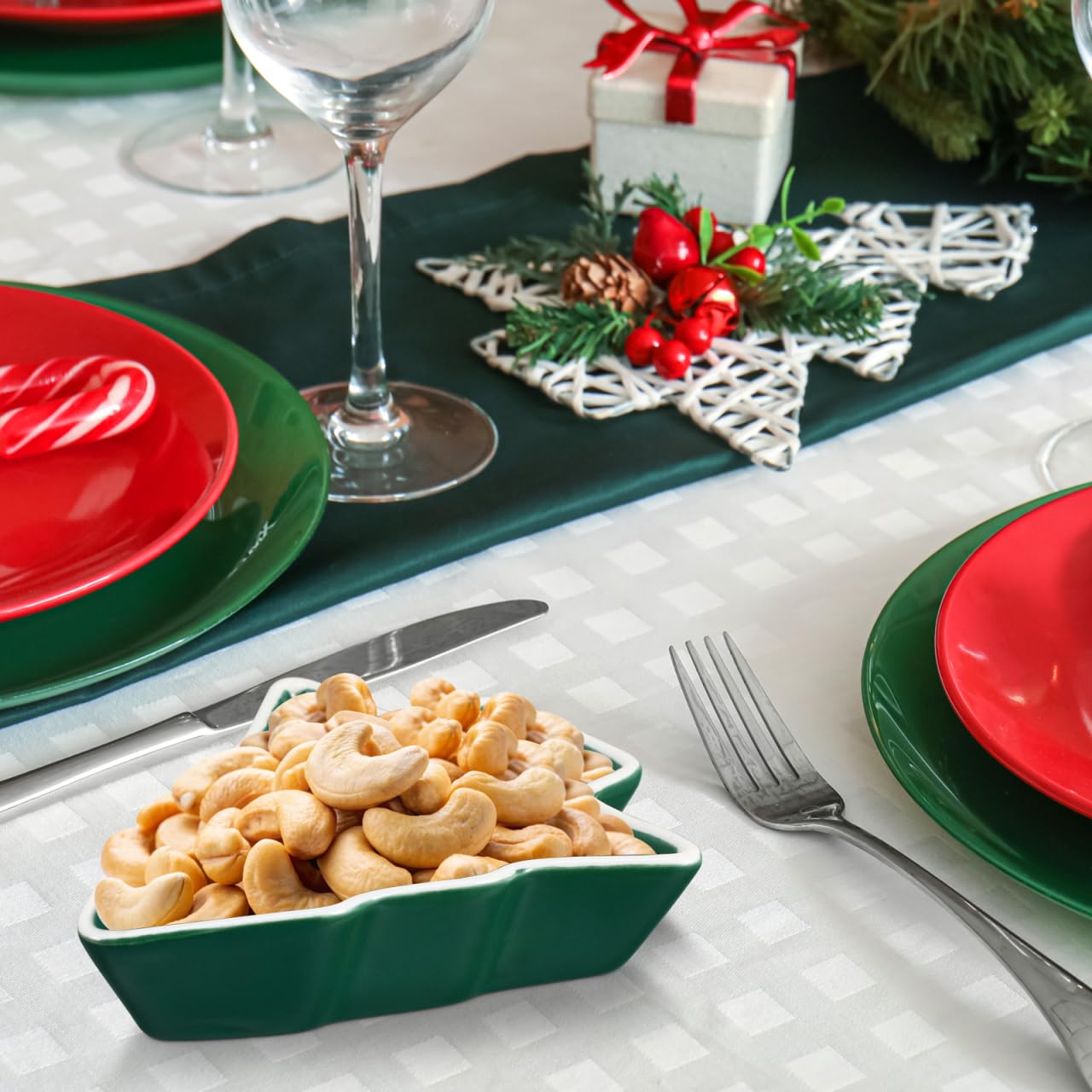 Garneck 2Pcs Christmas Tree Shaped Snack Plates Ceramic Dark Green Xmas Candy Trays for Snack Dry Fruit Christmas Winetr Holiday Party Daily Use