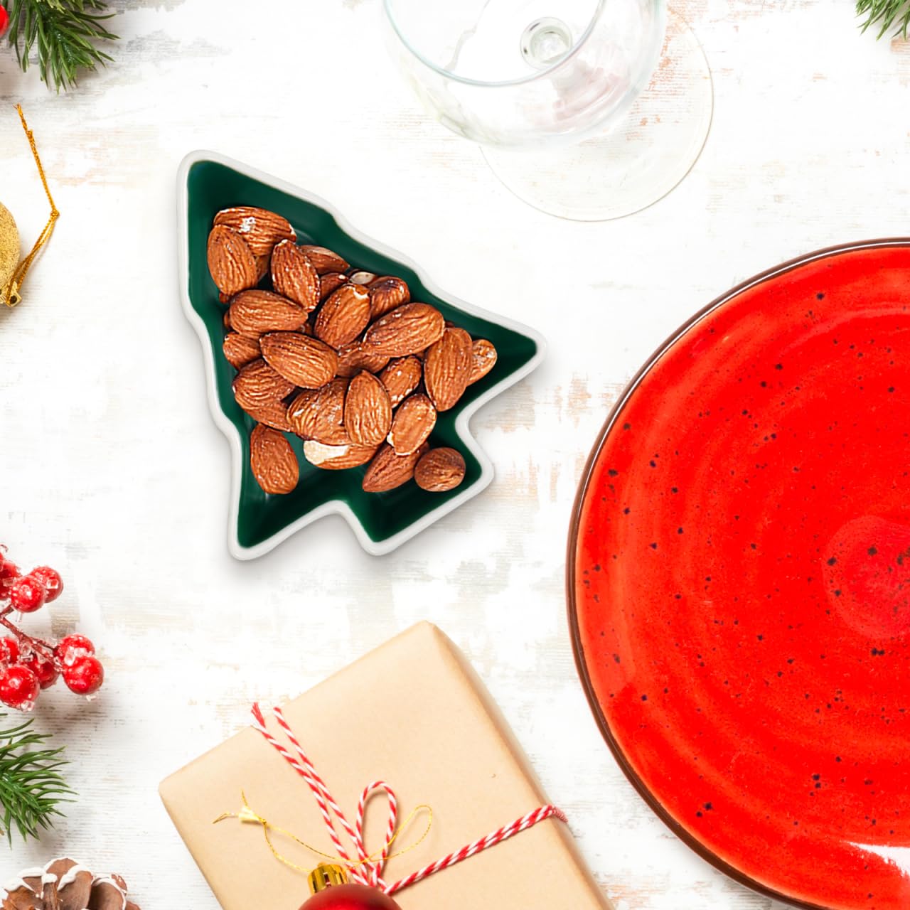 Garneck 2Pcs Christmas Tree Shaped Snack Plates Ceramic Dark Green Xmas Candy Trays for Snack Dry Fruit Christmas Winetr Holiday Party Daily Use