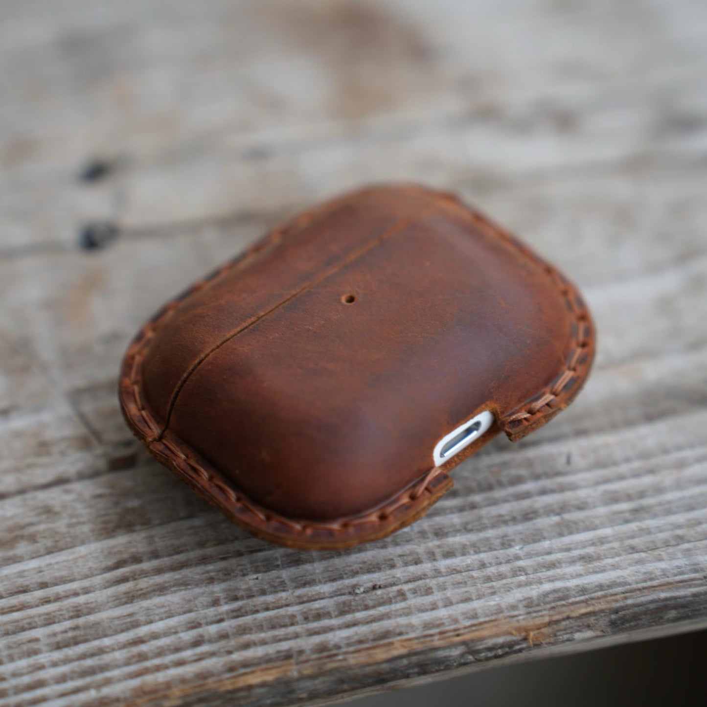 JJNUSA Genuine Vintage Crazy Horse Leather Distressed Leather for Airpods Pro 3 3rd Gen (2025) Wireless Charging Case Protective Cover Earbud Case Brown