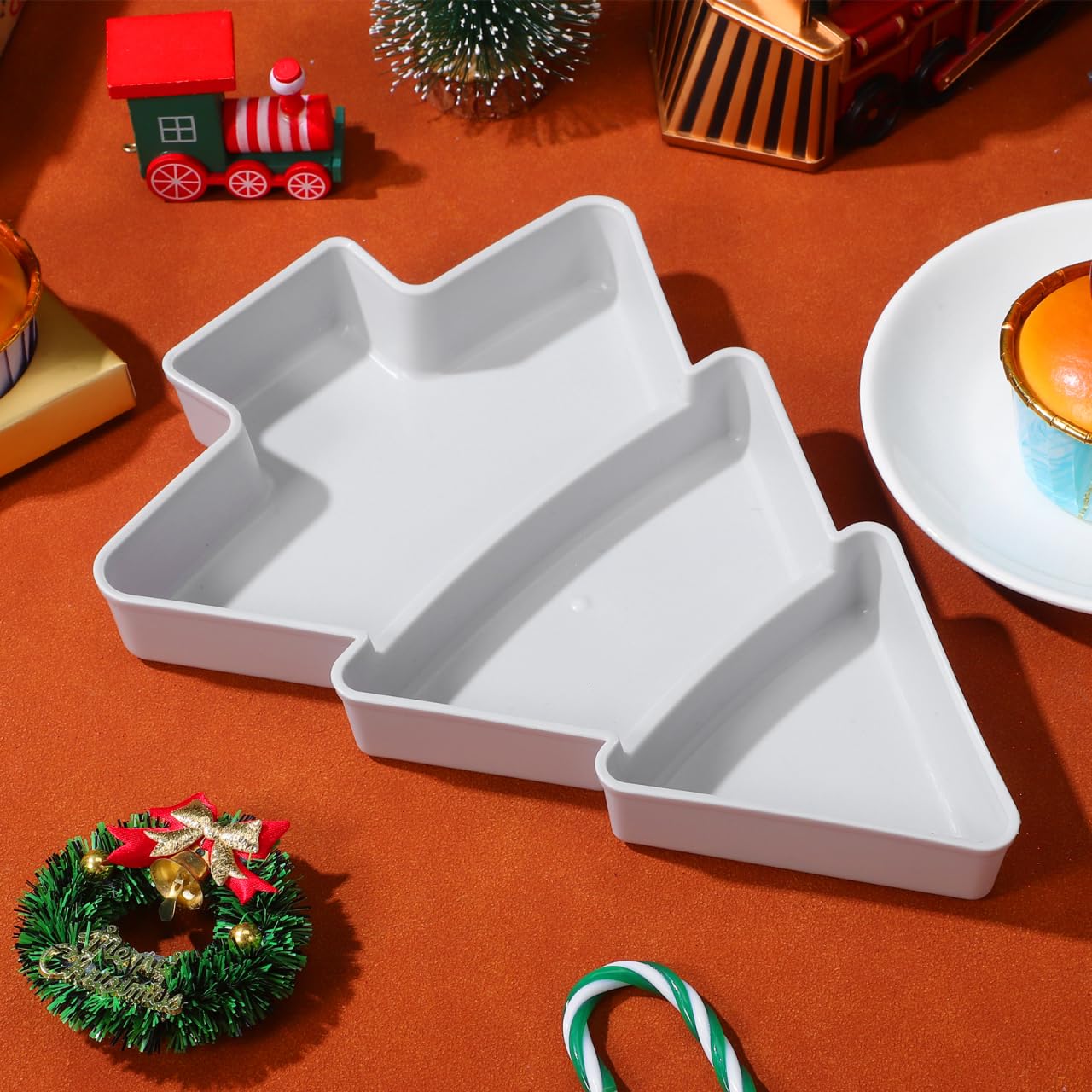 Christmas Tree Shaped Platter Divided Serving Tray Christmas Candy Dish Snack Serving Plate Fruit Nuts Desserts Container Food Platter for Holiday Party Decorations