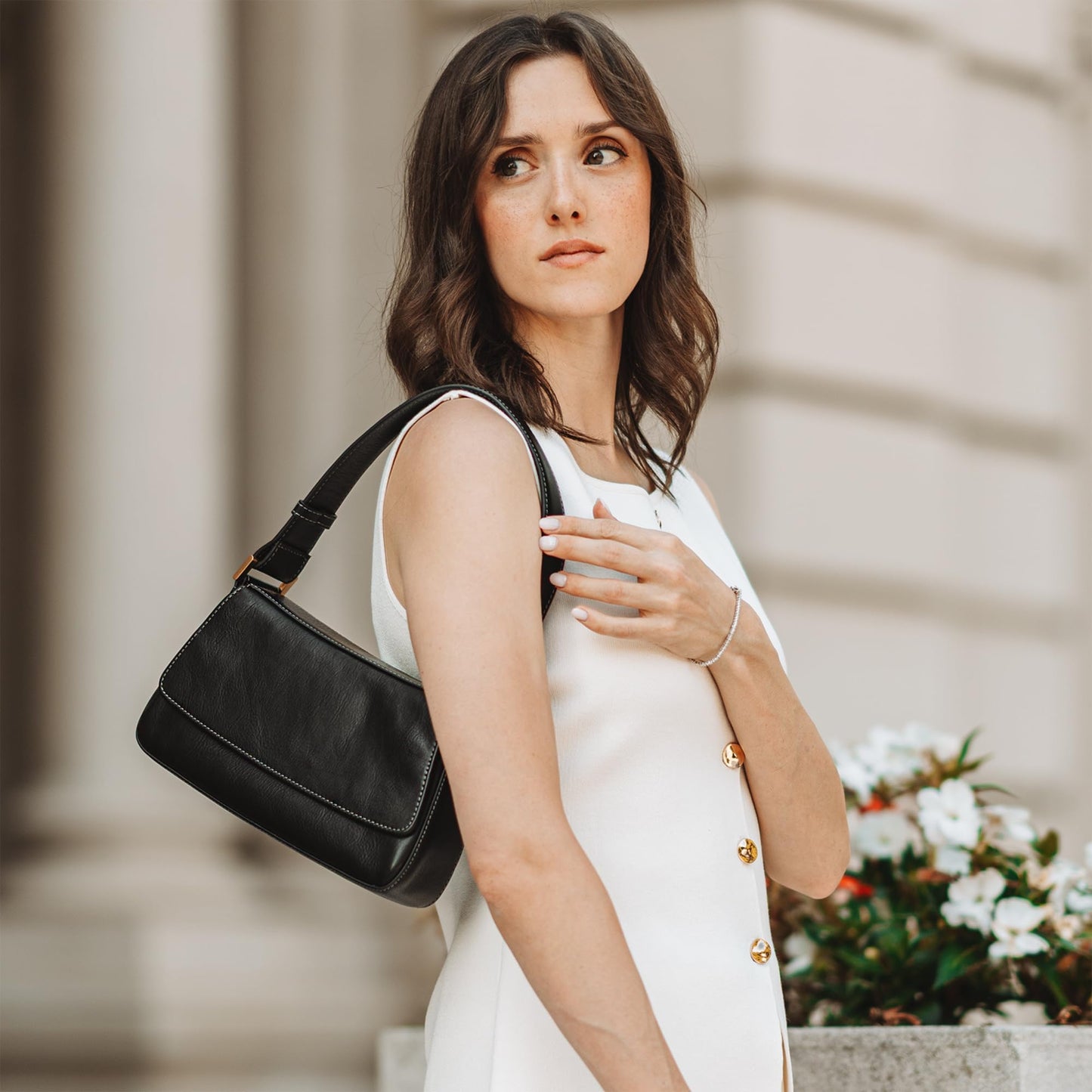 Time Resistance Leather Handbag - Full-Grain Leather Purse for Women - Shoulder Bag Made in Italy (Black)