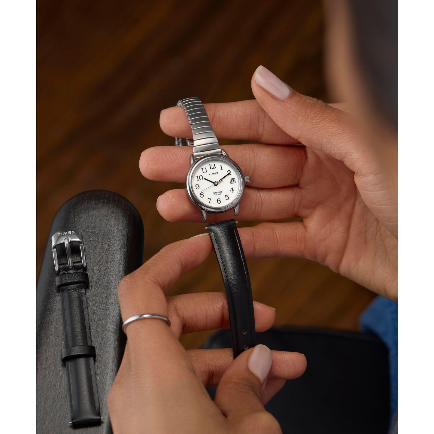 Timex Women's Easy Reader 25mm Watch Box Set – Silver-Tone Case White Dial with Tapered Expansion Band + Black Leather Strap