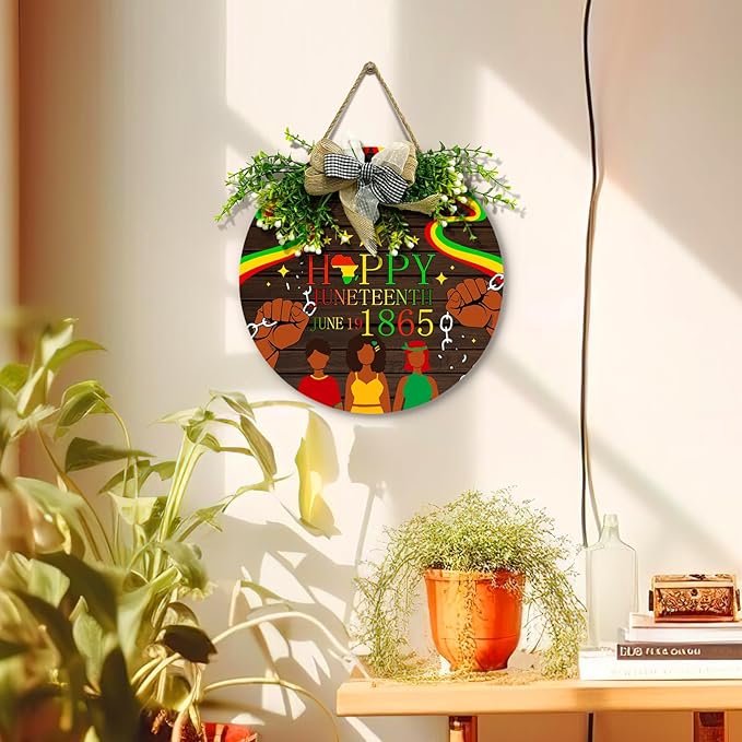 Happy Juneteeth Door Sign June 19th 1865 African Afro American Emancipation Round Wooden Sign with Bow Wreath Independence Day Freedom Day Door Hanging signs for Front Door Festival Decor