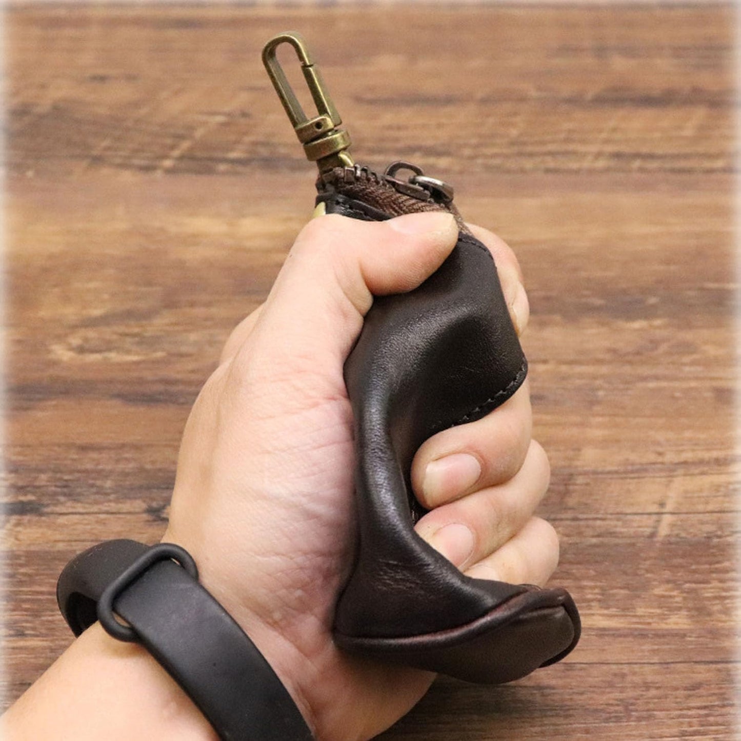 Medieval Leather Key Pouch – EDC Coin Holder for Men, Full-Grain Cowhide Keychain with Belt Hook