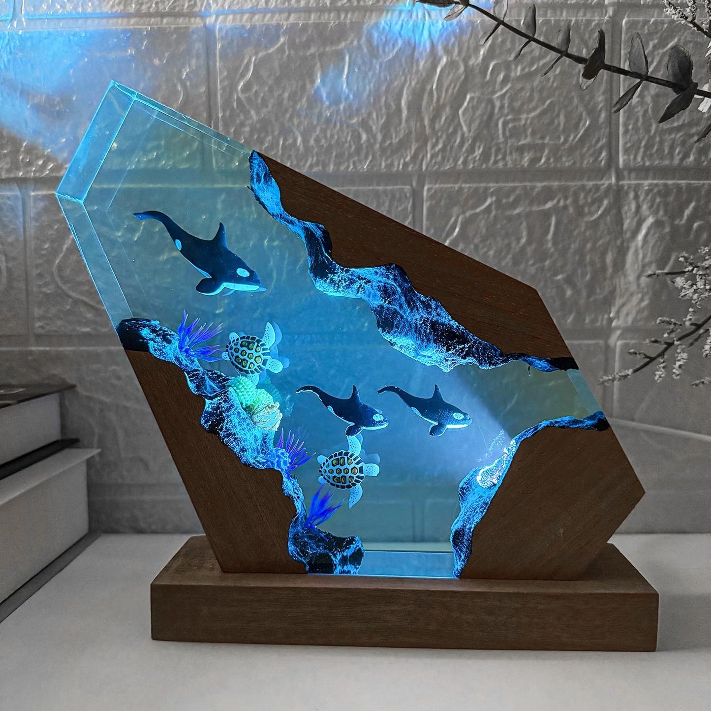 Orca Ocean Resin Lamp - Handmade Resin Night Light with USB Port, Variable Lights, Marine Biology Gifts for Women and Men, Ocean Enthusiast Collectibles, Unique Birthday Gifts for Him & Her (6"x4")
