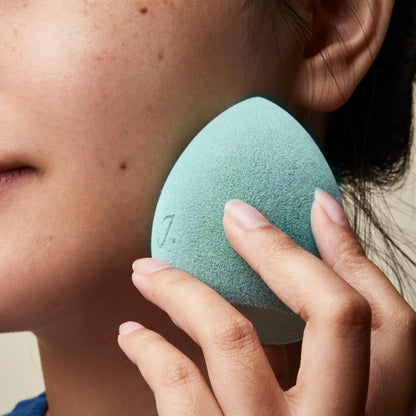 JUNO & Co. Microfiber Makeup Sponge, Dual Layer Technology for Full Coverage Flawless Makeup Blender for Foundation, Powder and Cream (Velvet Style and Blue Color)