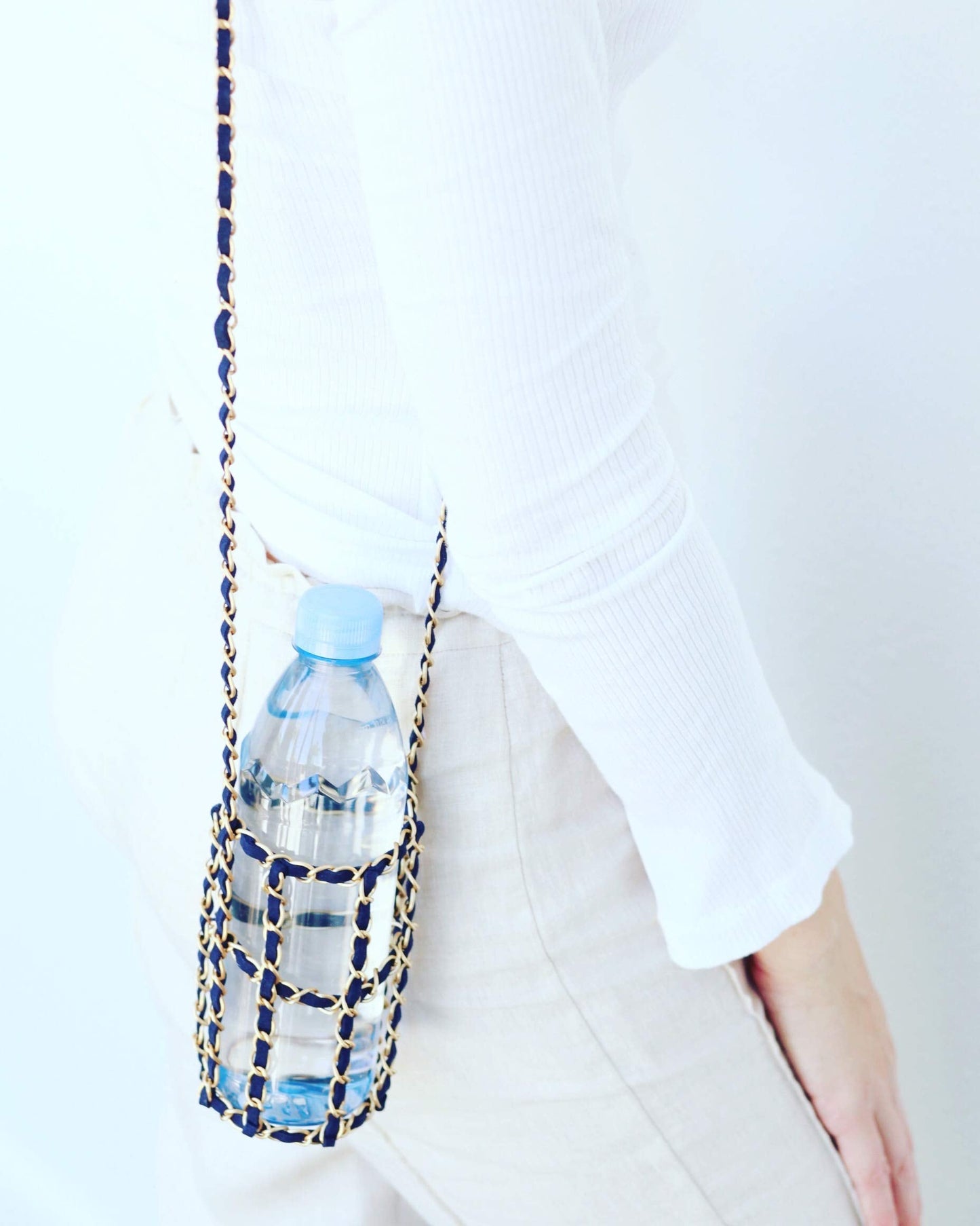 Water Bottle Holder with Strap - Carrier for Hydro Flask, Soda Can, Tumbler and Standard Bottles - Crochet Sling Bag Ideal for Walking, Hiking, Gym and More - Wear Over the Shoulder or Crossbody