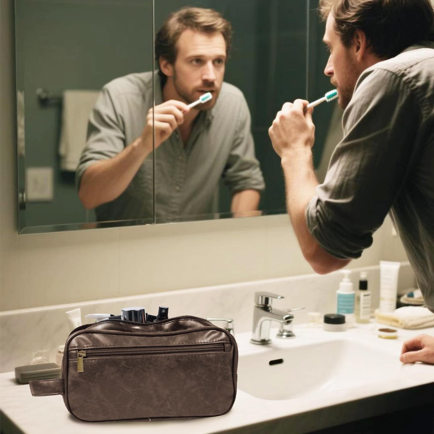 HEWTHM Mens travel toiletry bag Gift For Men, PU Leather Cosmetic Bag Water Resistant Dopp Kit Shaving Pouch Bathroom Toiletries Organizer(Coffee)