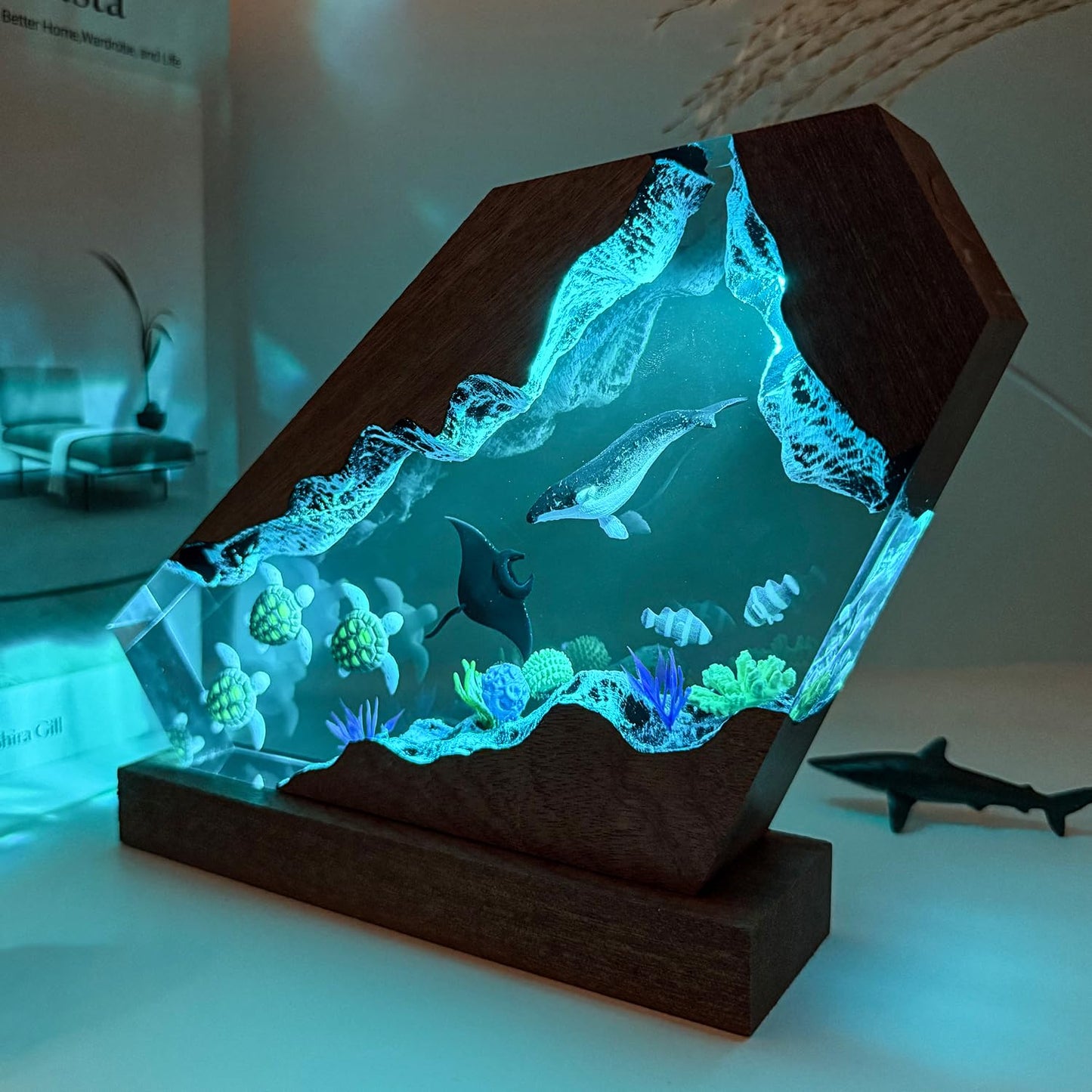 Humpback Whale Resin Ocean Lamp, Handmade RGB Resin Night Light for Home Office Decor,Turtles Gifts for Women, Ocean Lover Collectibles, Unique Gifts for Mom,Holiday Gift for Him & Her (S 6"x4")