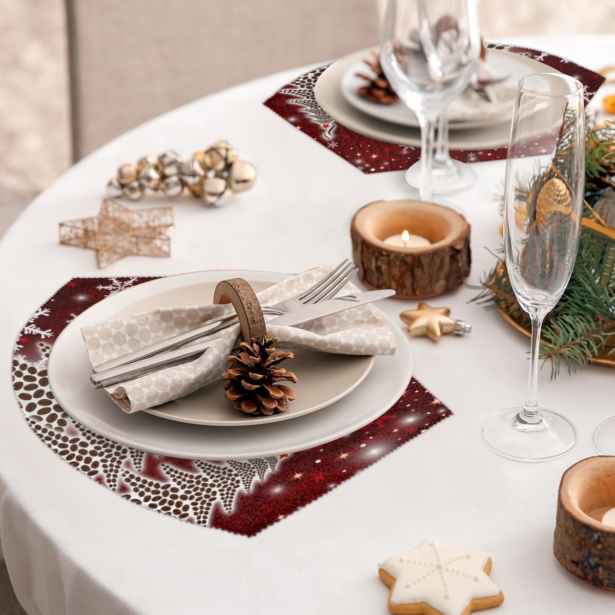 DJYQBFA Christmas Round Table Placemat Set of 4 Wedge Placemat Centerpiece, Xmas Snowflakes Heat Resistant Red Table Mat for Kitchen Table Decor Holiday Party, 5 Pcs