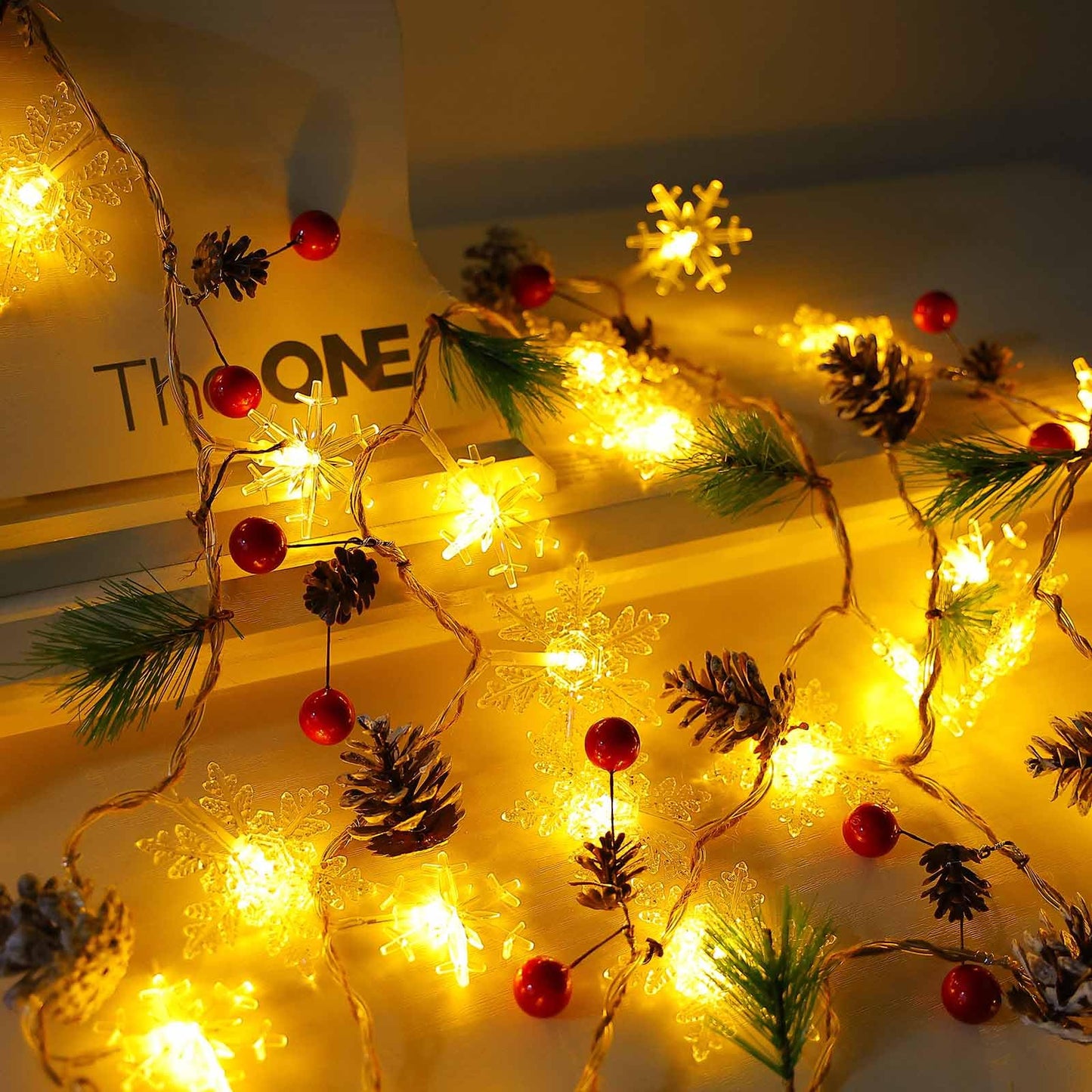 30 Led 10ft Christmas Garland Snowflake Lights, Pine Cones Red Berry Battery Operated Fairy String Lights 8 Lighting Modes with Timer Indoor Outdoor Tree Decor Fireplace Mantle Decorations Warm White