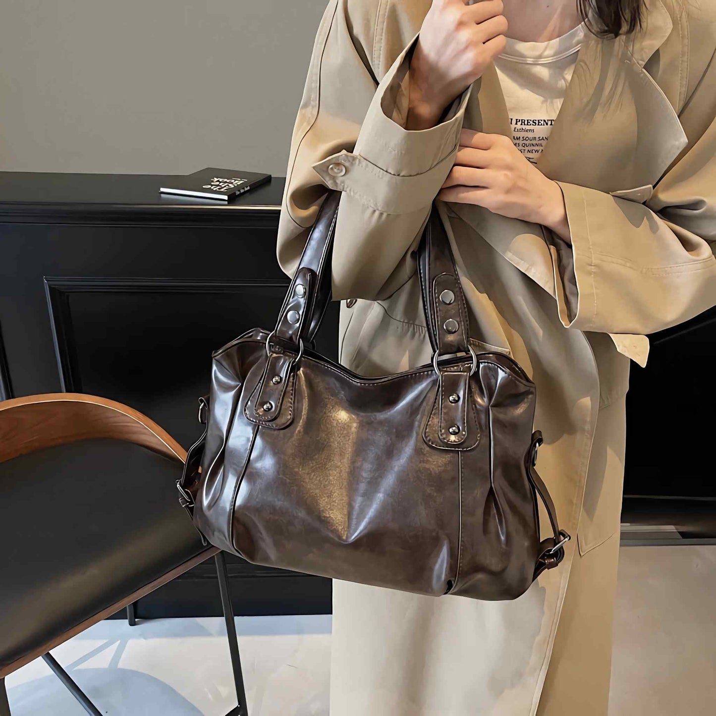 city vintage shoulder bag for women, brown soft vegan faux leather crossbody purses, large capacity hobo crossbody bag, fall fashion casual handbag