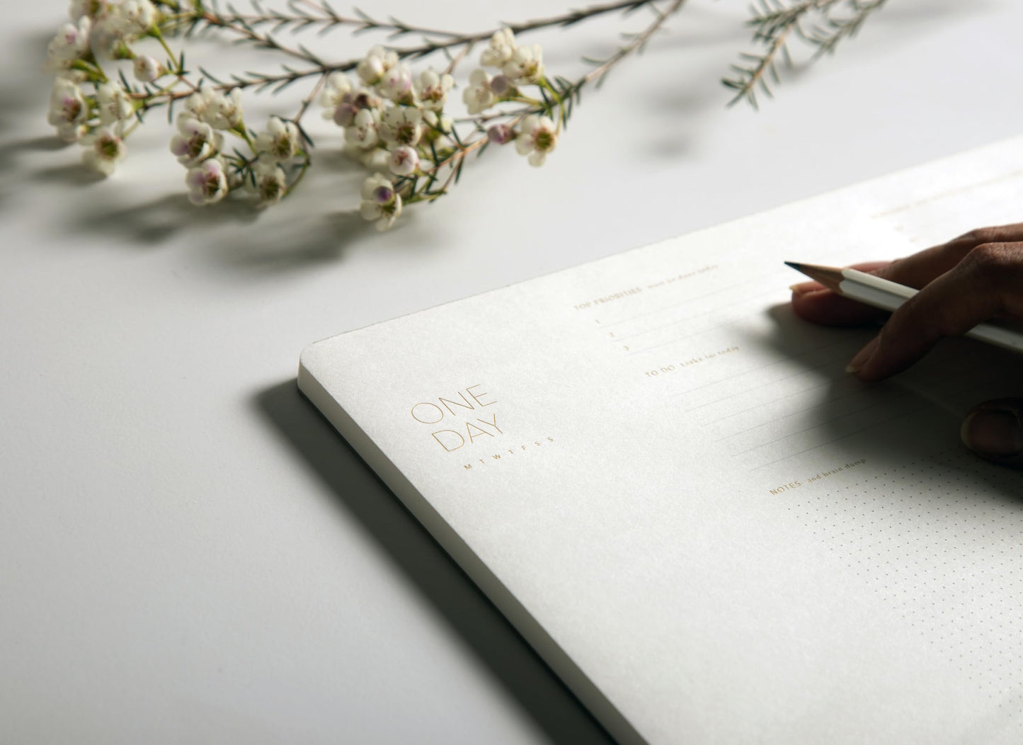 Pinesman - One Day, Elegant Daily Desk Planner, Gold Foiled, Minimalist Productivity Planner Pad, Time Blocking Hourly Schedule, To Do List Notepad, A4, 52 Pages, FSC™ Certified