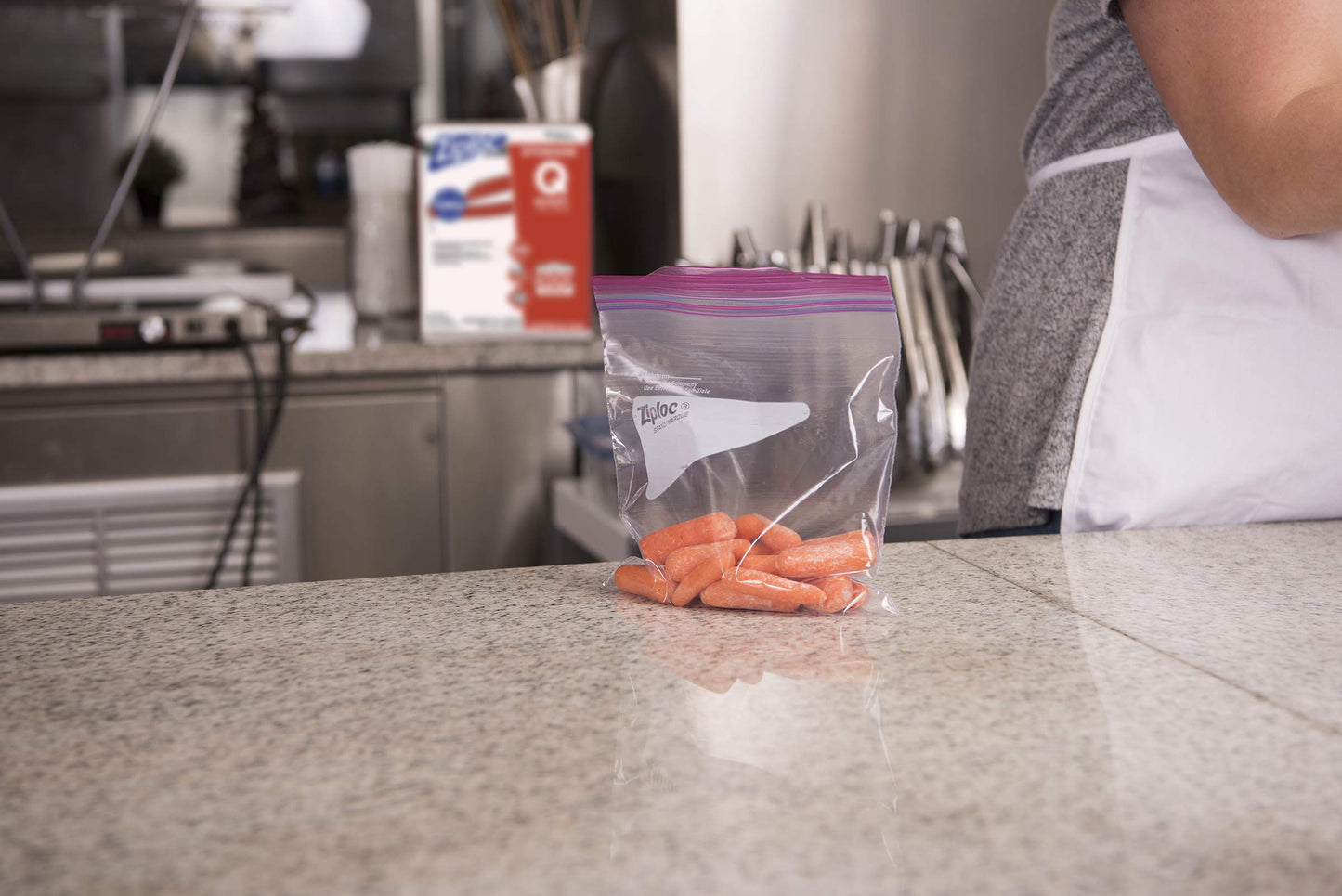 SC Johnson Professional, Ziploc Storage Bags, For Food Organization and Storage, Double Zipper Seal, Easy-Open Tabs Quart, 500 Count