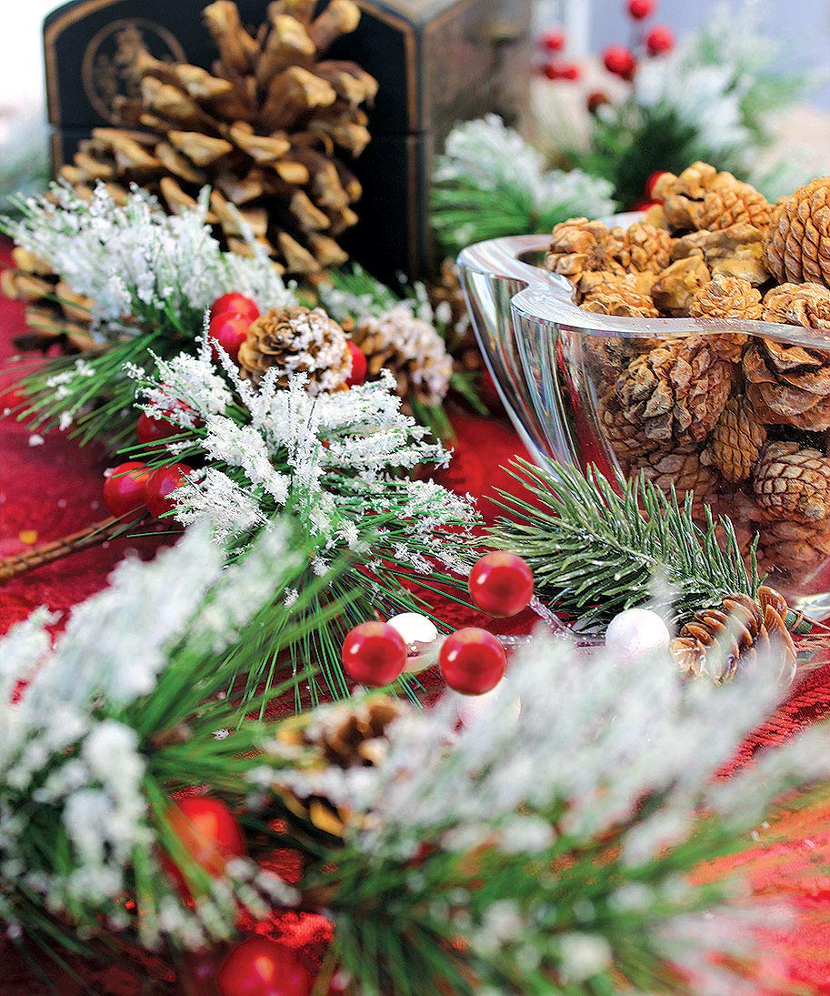 Christmas Garland Winter Red Berries Holiday Decoration Pine Cones, Evergreen Pine Needle – Unlit Berry Garlands Xmas Decor, Kitchen, Bar, Fireplace/Indoor/Outdoor Greenery with Snow 6 Ft Long (6ft)