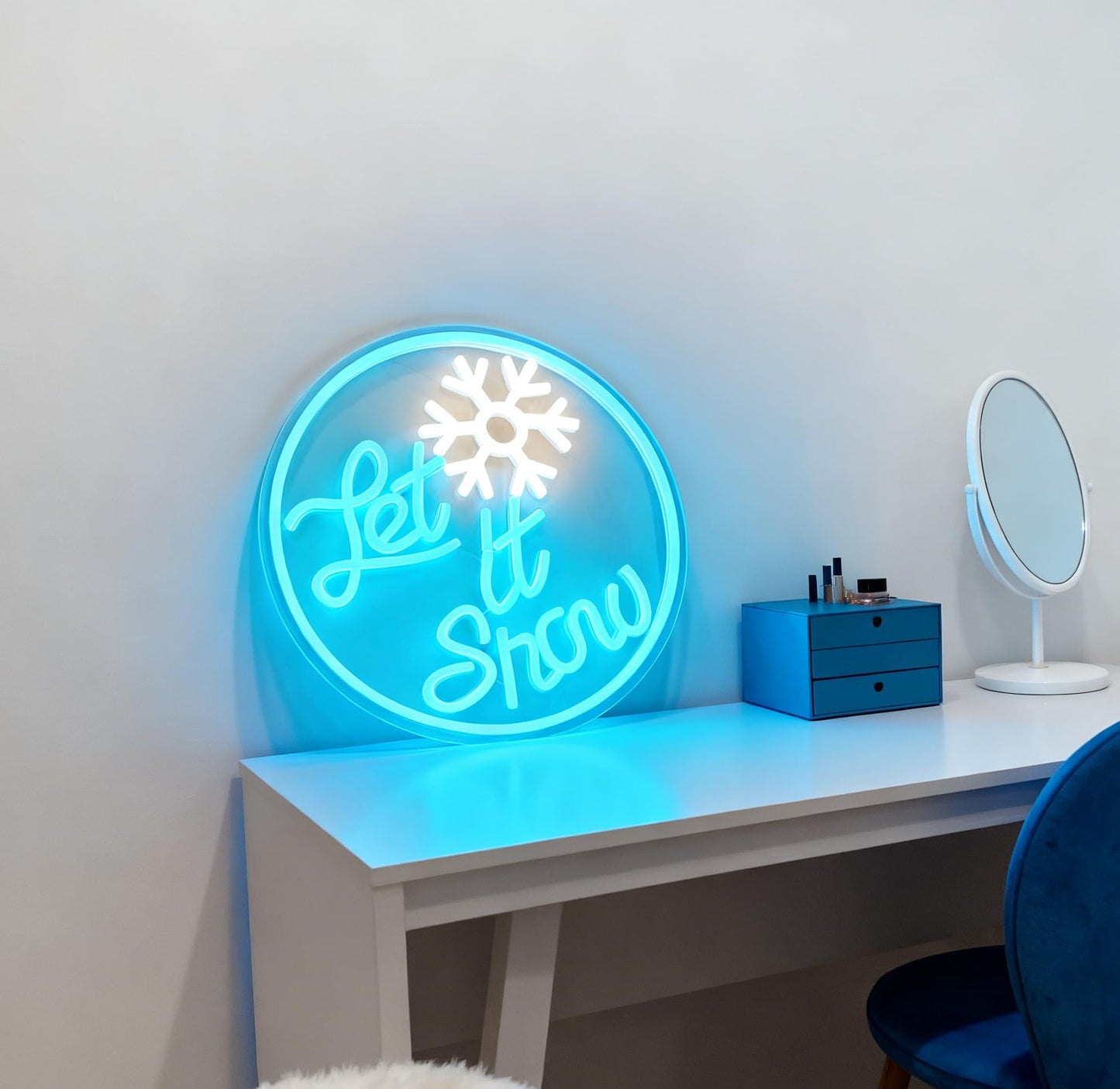 Let It Snow Neon Sign, Snowflake Shape Light Up Sign, Winter Christmas Home Party Gift Wall Table Decor, USB Powered Dimmable LED Neon Light 12.6 x 12.6 In