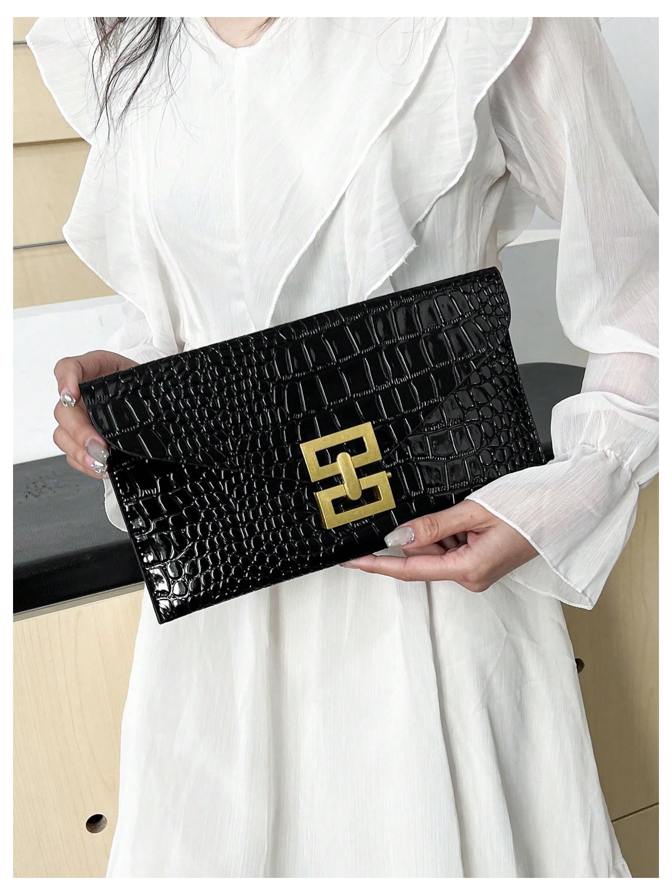 Verdusa Women's Clutch Evening Bags Trendy Envelope Handbags Metallic Purses Black a One Size