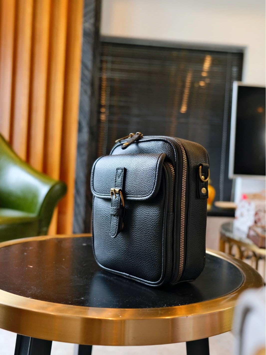 Leather Crossbody Bag for Women - 2025 Vintage Anti-Theft Messenger Bag with Double Layer Large Capacity, Built-in Purse Card Slots,Retro Faux Leather Shoulder Sling Bag for Travel (Black, Large)