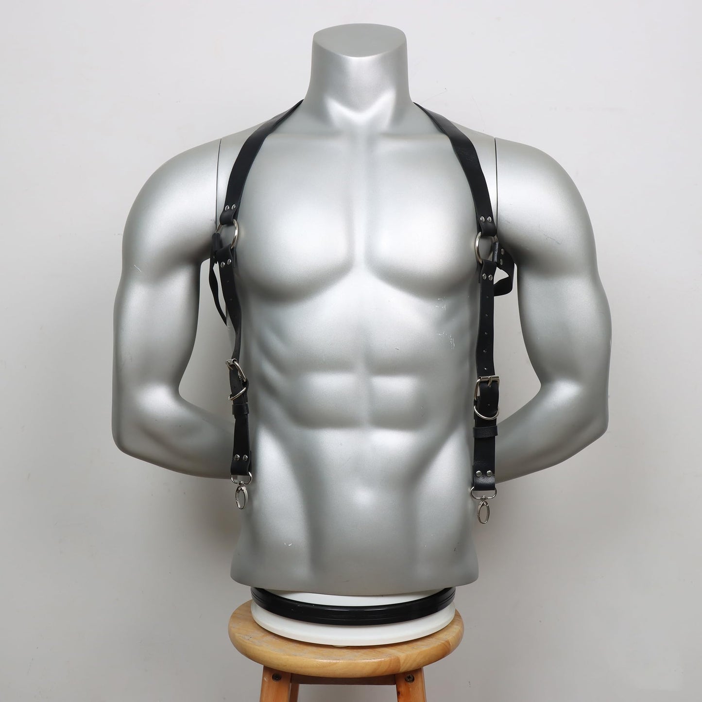 Mens Punk PU Leather Harness Adjustable Chest Body Belt with Buckles Rings Chain Design Adult Roleplay Outfit Clubwear Valentine's Day Festival Party Costume Gift for Men Adults