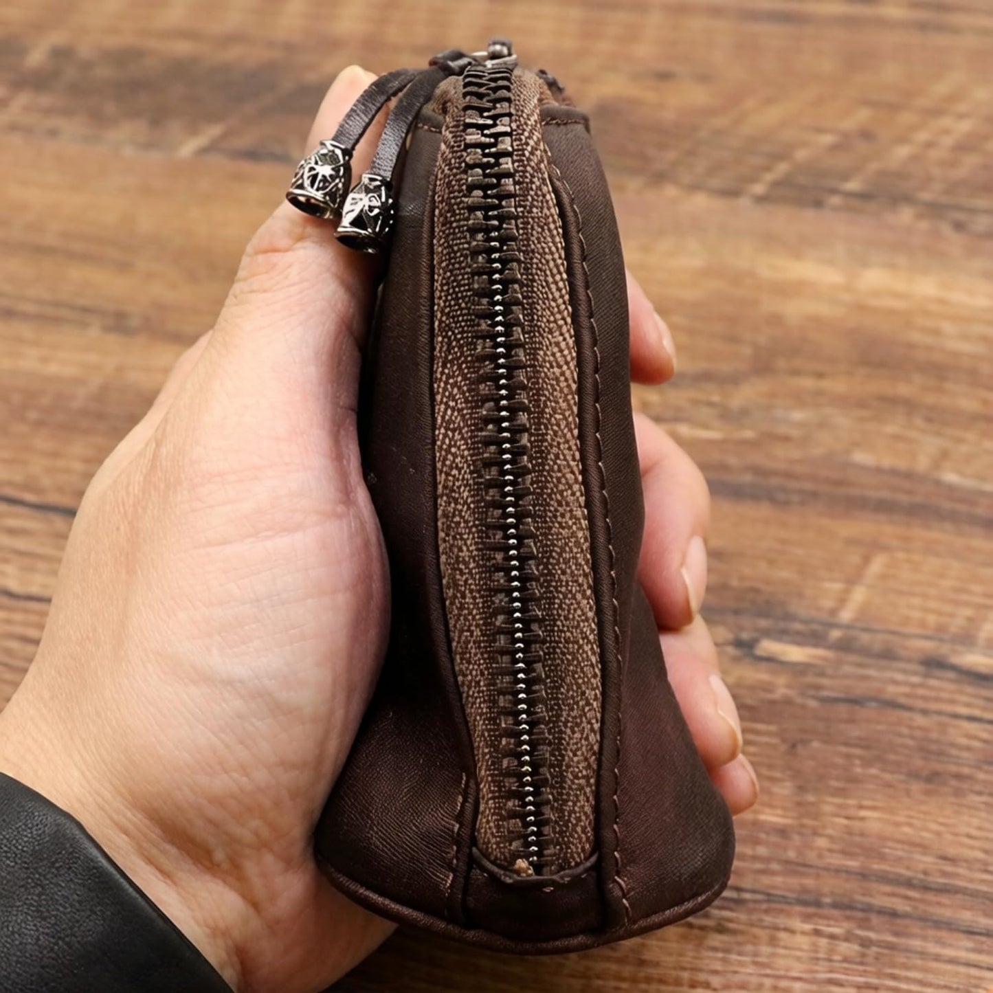 Medieval Leather Key Pouch – EDC Coin Holder for Men, Full-Grain Cowhide Keychain with Belt Hook