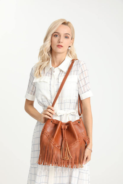 Leather Bucket Bags for Women Crossbody Fringe Purses with Drawstring Ladies Tassel Hobo and Shoulder Handbags White
