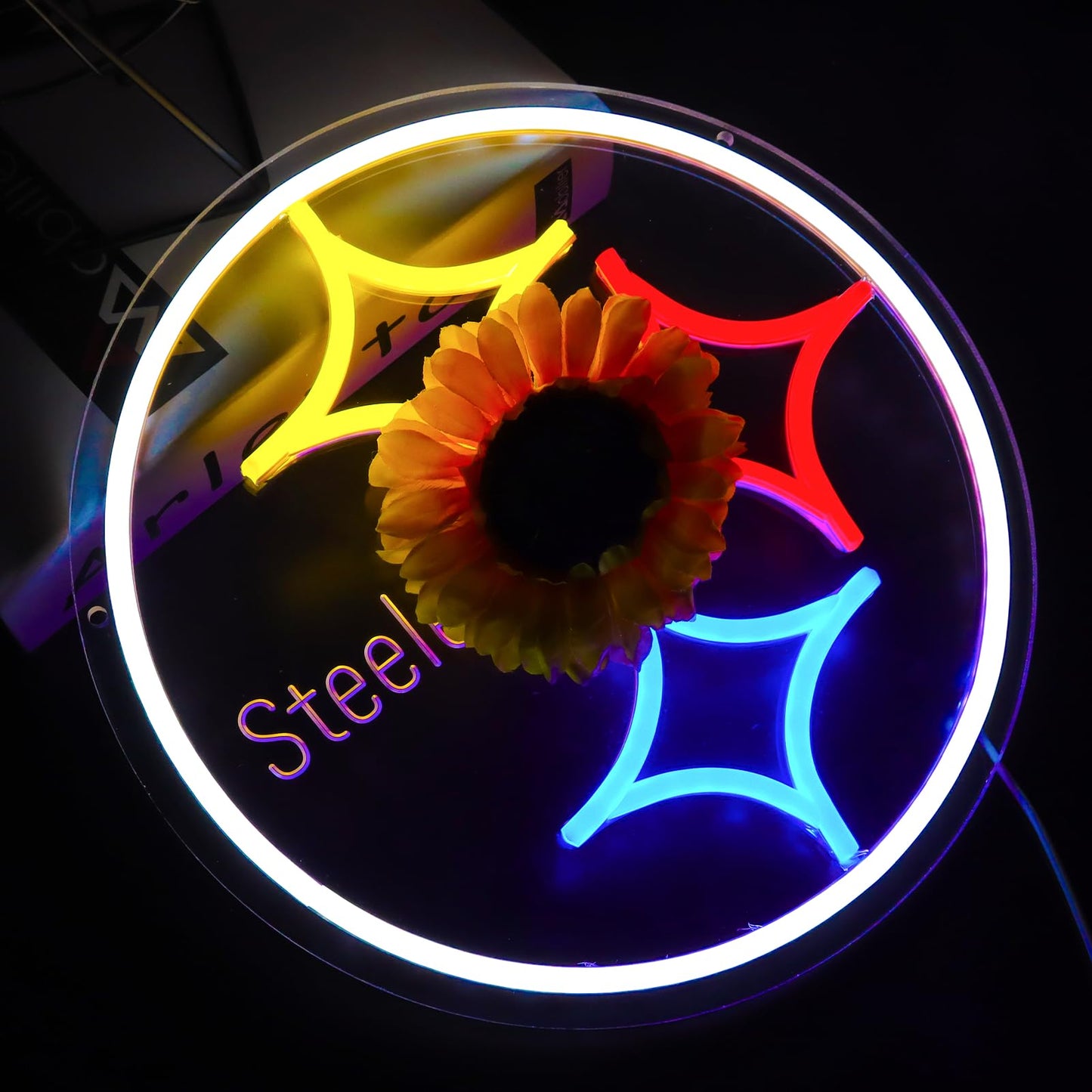 Football Neon Sign for Bedroom Man Cave Party Bar Background Decoration,LED Neon for Parties, Bars, Dorms, Game Room Decor ，Christmas Birthday Gift12.2 * 12.2inch