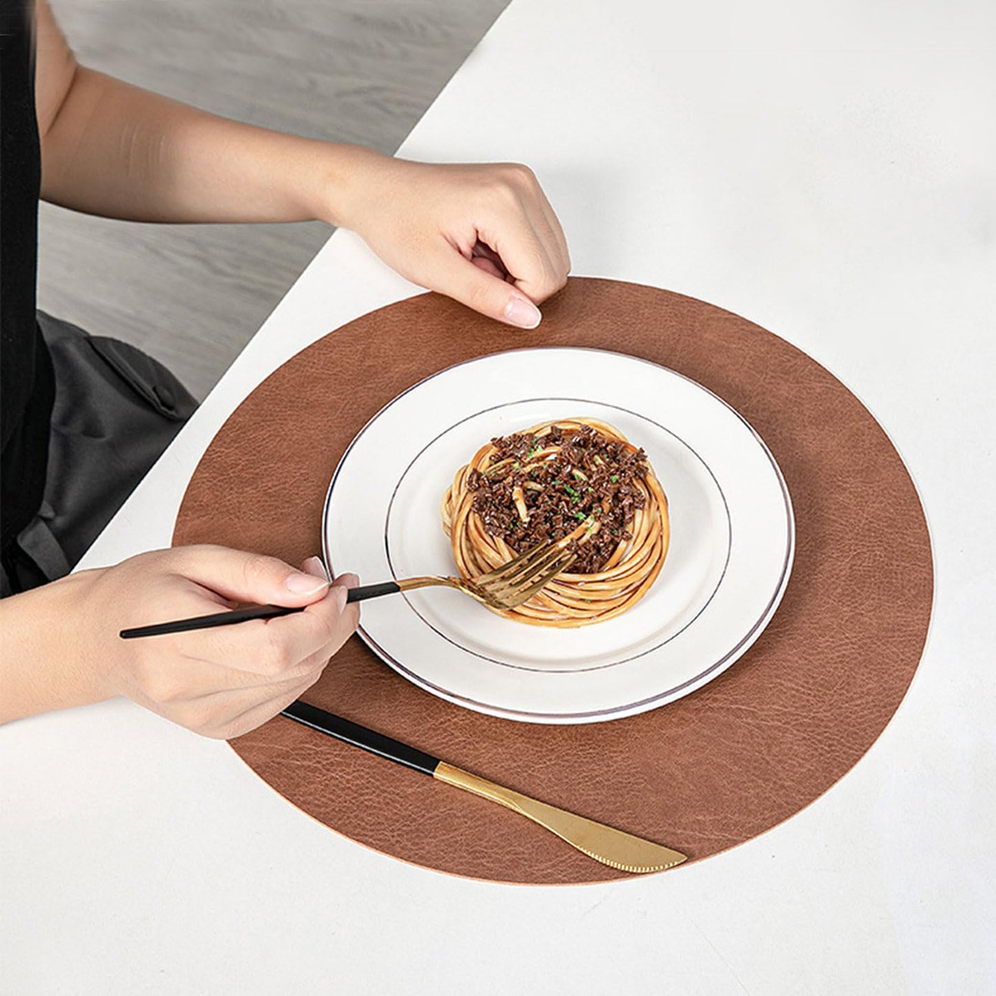 Gihunk PU Leather Placemats Set of 6,15 Inches Round placemats, Table Placemats and Easy to Wipe Off for Dining Table, Kitchen, Party Decoration