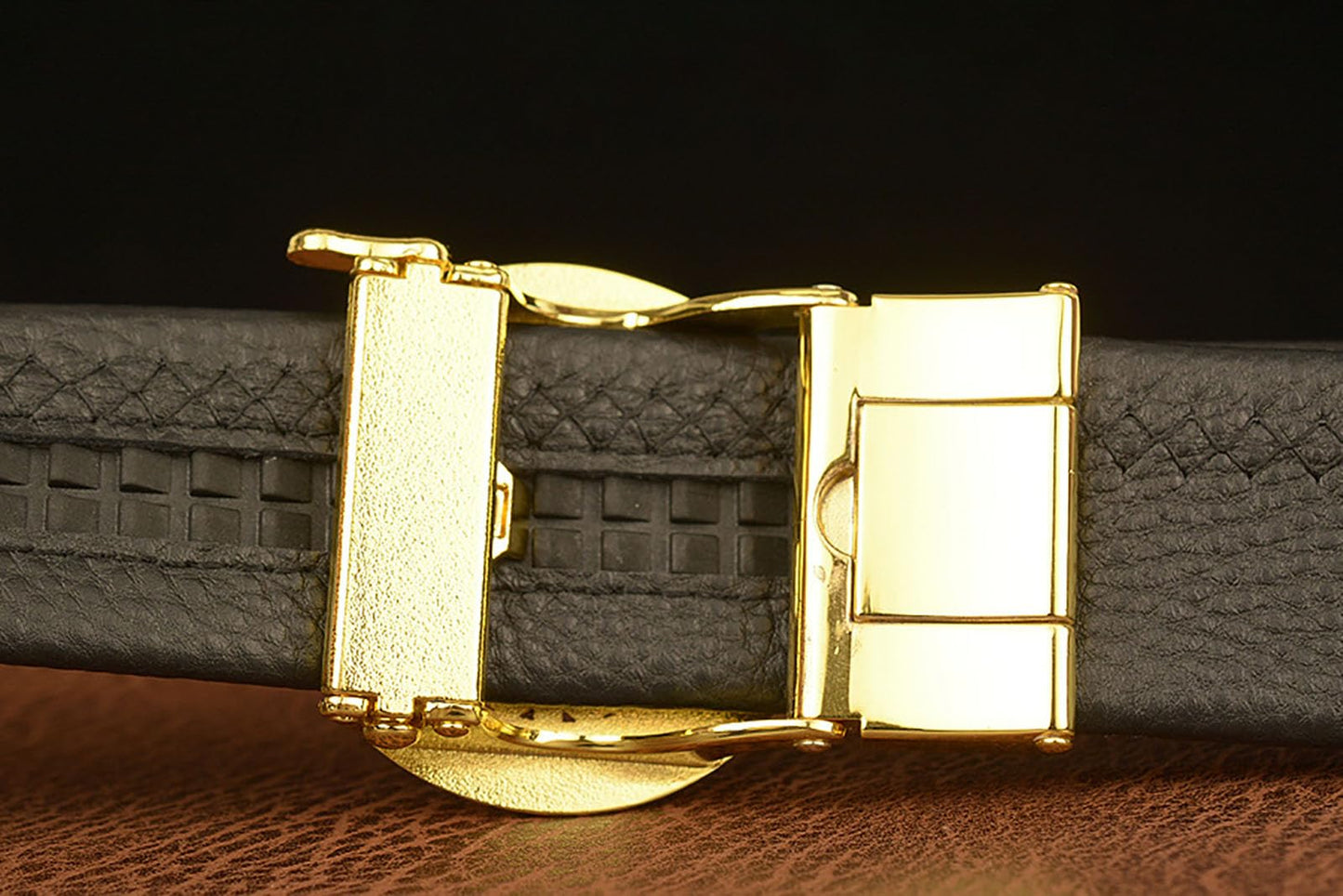 Lyqqine Men's Leather Ratchet Belt Ethnic Style Buckle Retro Personality Dragon Carved Casual Business Belt 49" Trim To Fit (Black Bee Buckle)