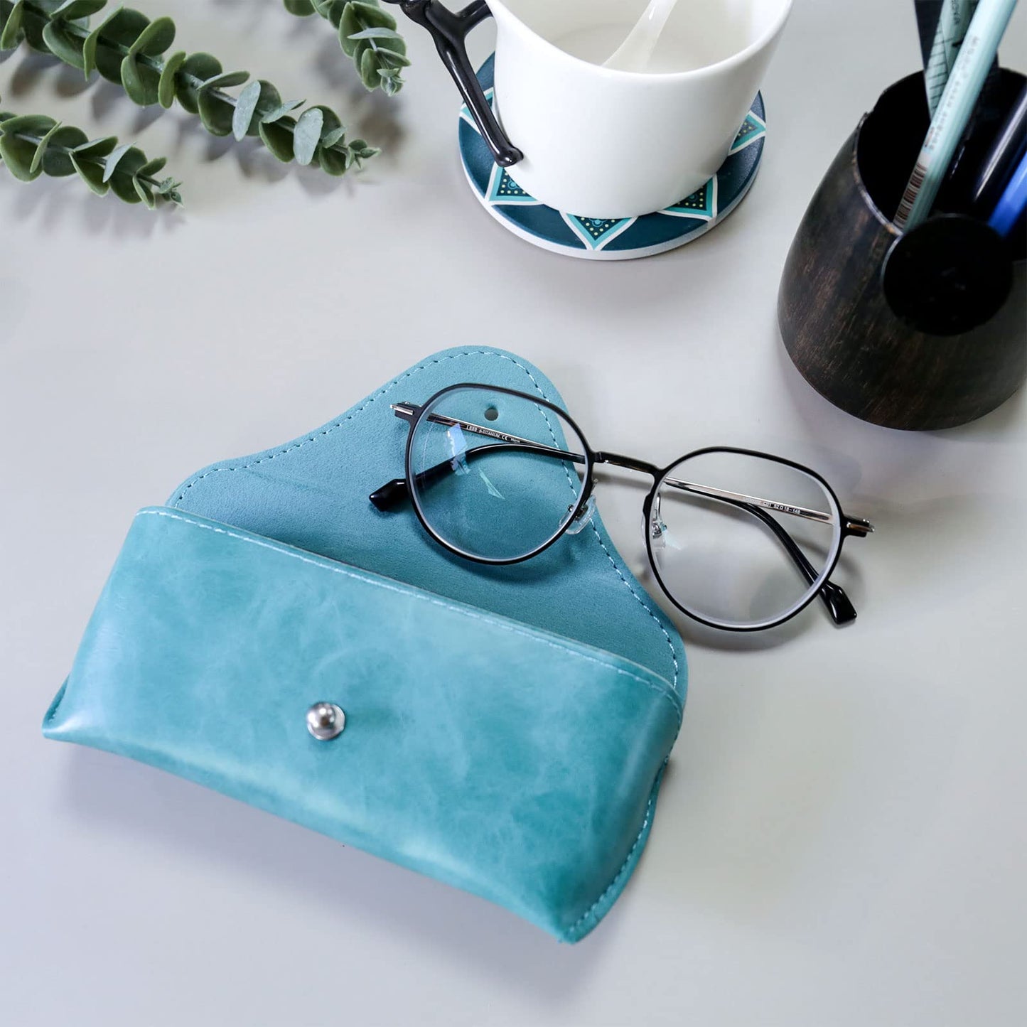 LogHog Portable Leather Glasses Case,Durable Soft Sunglasses Pouch Slim Case for Women Men Horizontal Eyeglass Case