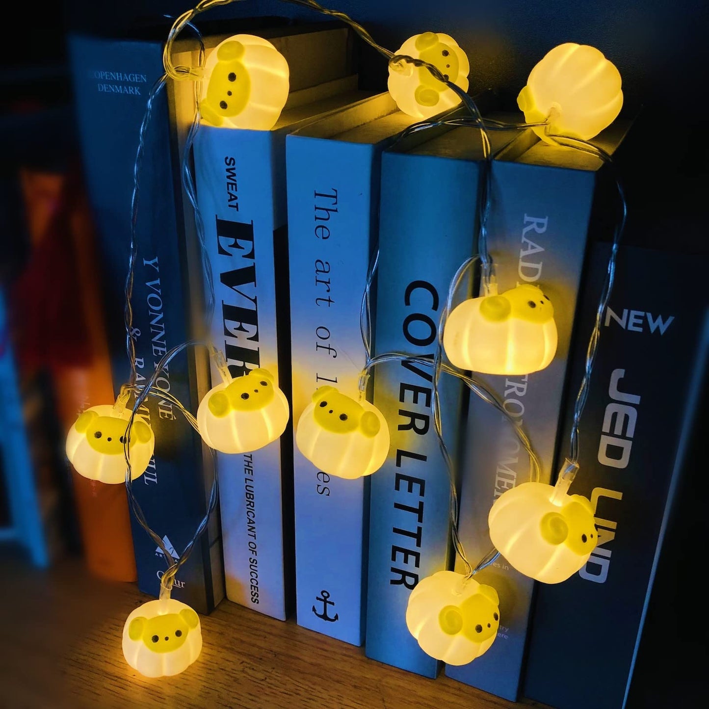 Sezrgiu Cute Painted Sheep Night Light LED Sheep Ornaments String Lights Yellow Sheep Fairy Light Battery Powered Indoor Outdoor Party Decor Night Light (10LED, Dumpling Sheep)