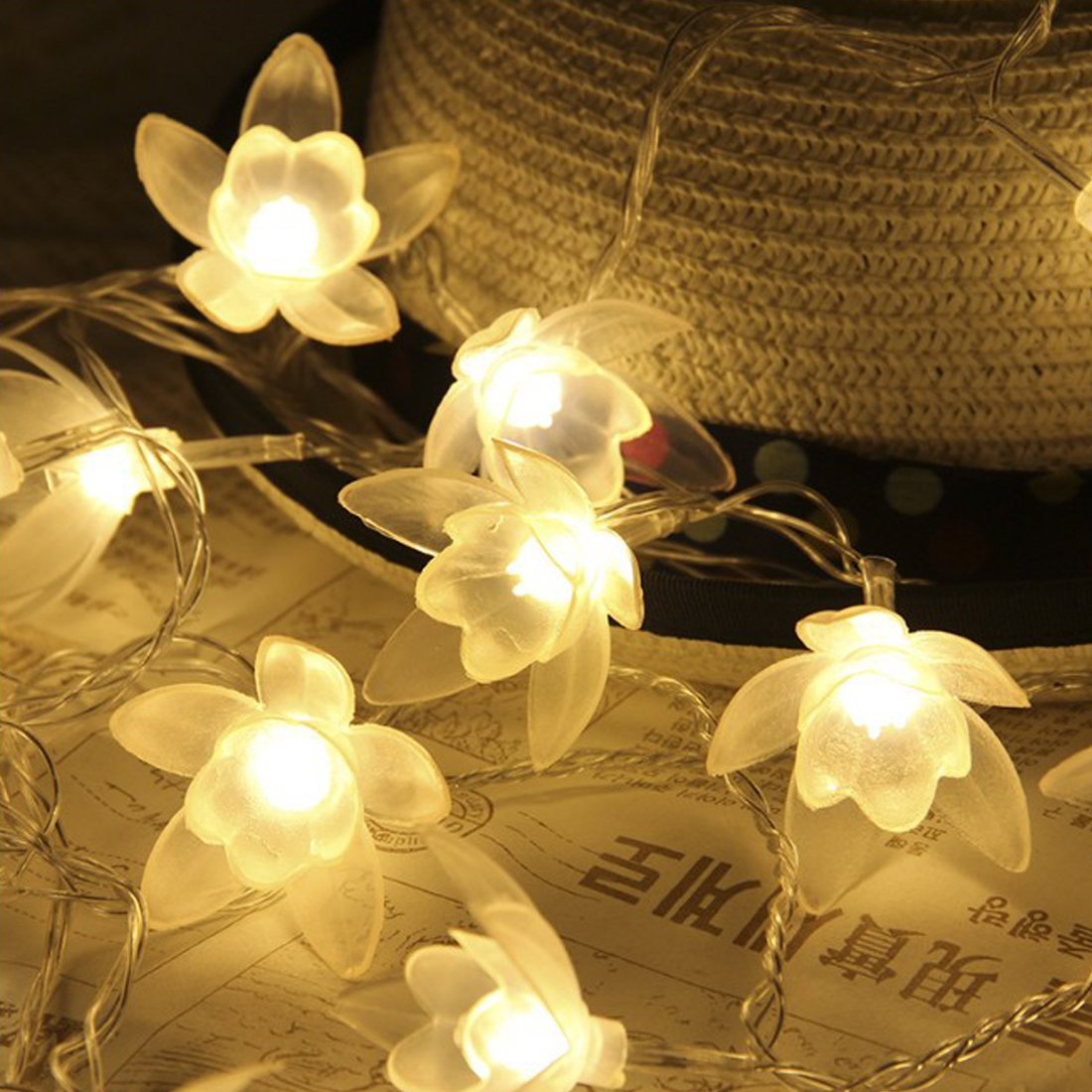 Amants01 40 LED Lily Shape Flower String Lights,16.4Ft Fairy Led String Lights Battery Powered for Party,Wedding,Xmas,Decoration,Gardens,Patios.(Warm White)