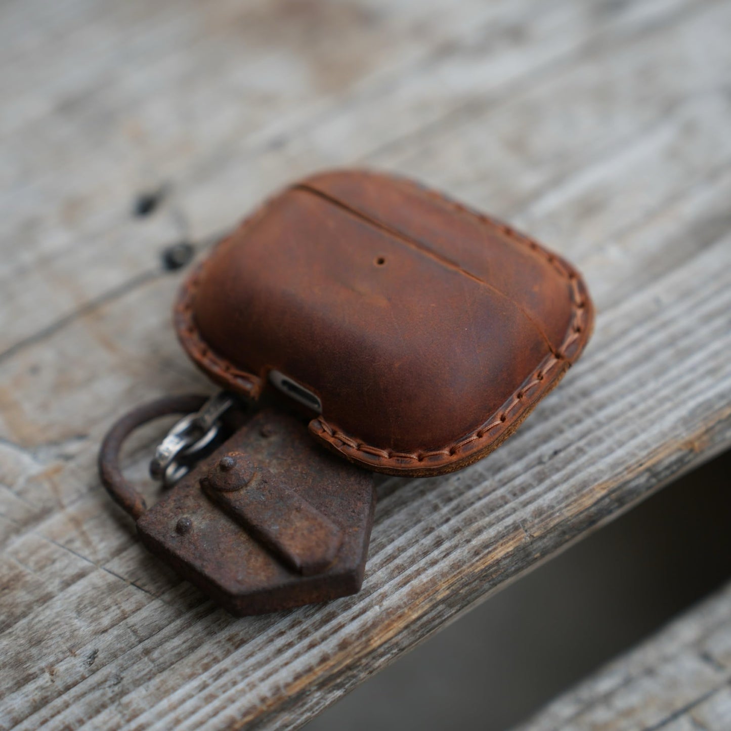 JJNUSA Genuine Vintage Crazy Horse Leather Distressed Leather for Airpods Pro 3 3rd Gen (2025) Wireless Charging Case Protective Cover Earbud Case Brown