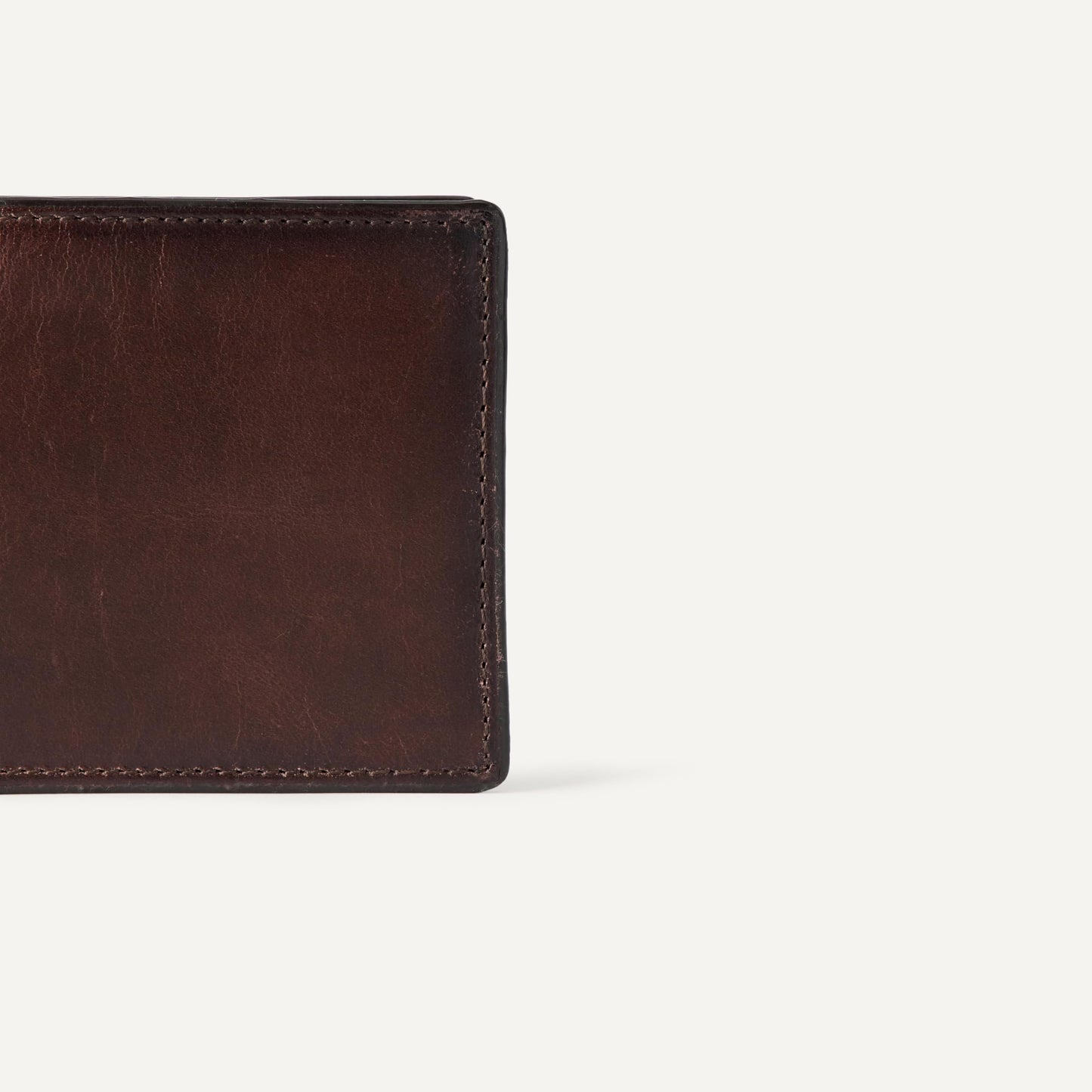 Amazon Essentials Men's Leather Bifold Wallet, Brown, One Size