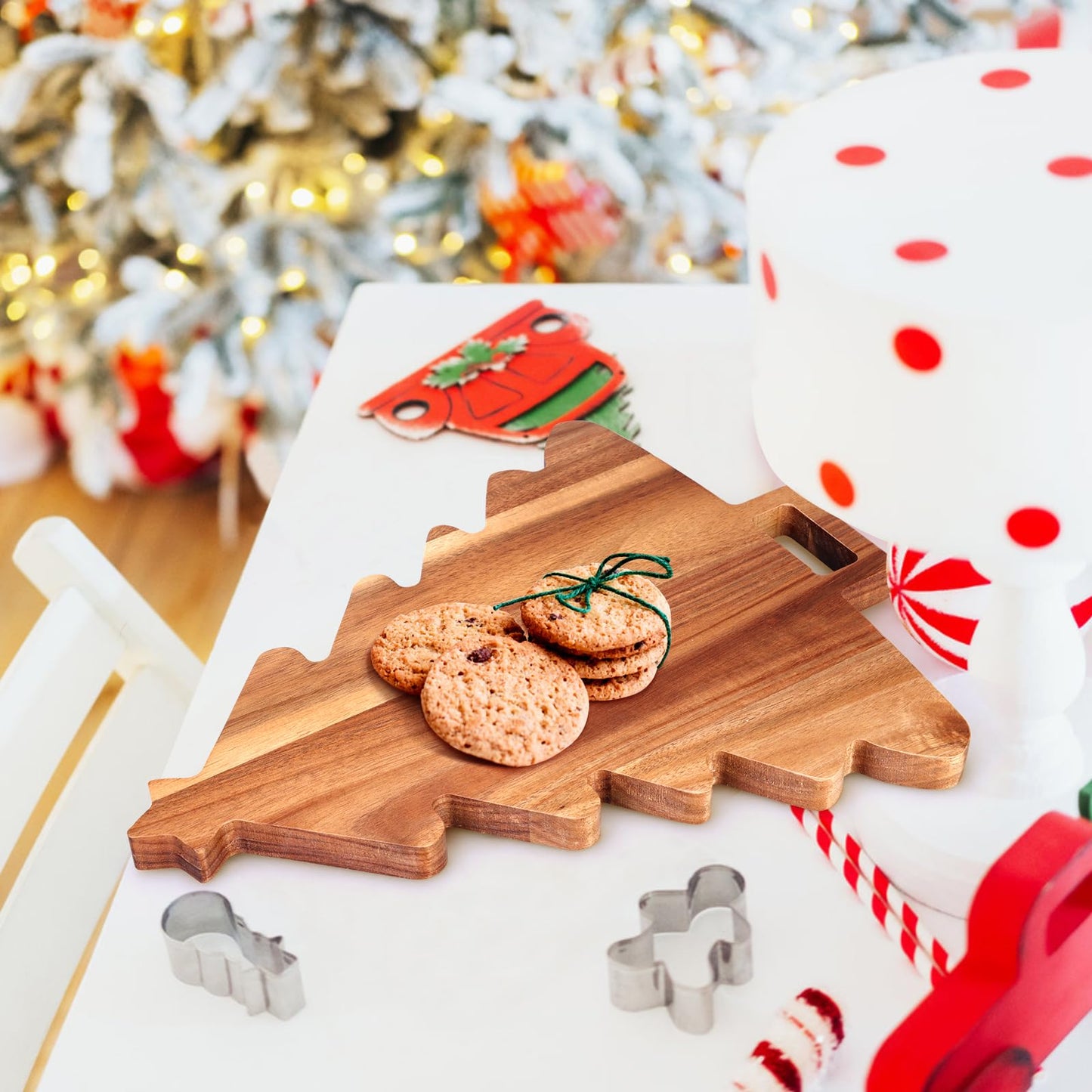 15" Wooden Christmas Tree Charcuterie Boards Acacia Wood Cutting Board with Handle Christmas Kitchen Decor Gifts Cheese Serving Tray for Dessert Appetizer Fruit Vegetable Platter Xmas Tree Platters