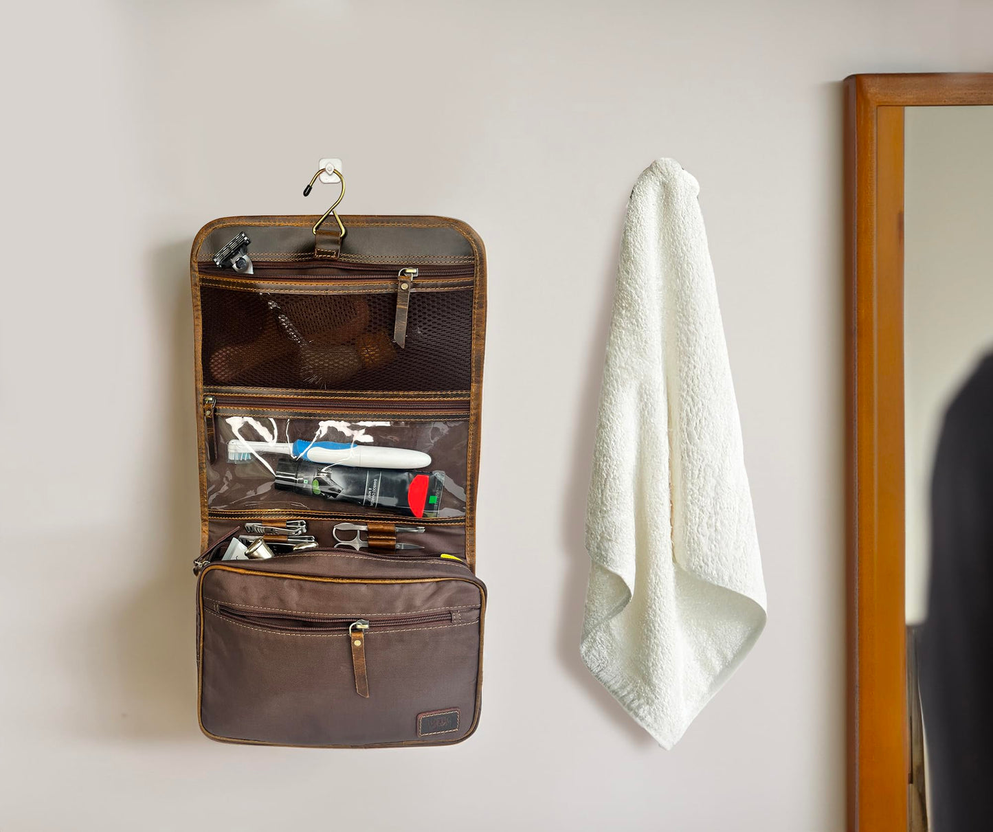RUSTIC TOWN Leather Hanging Toiletry Bag for Men - Travel Shaving Dopp Kit - Bathroom Shower Toiletries Organizer - Leather Cosmetic Makeup Bag for Women