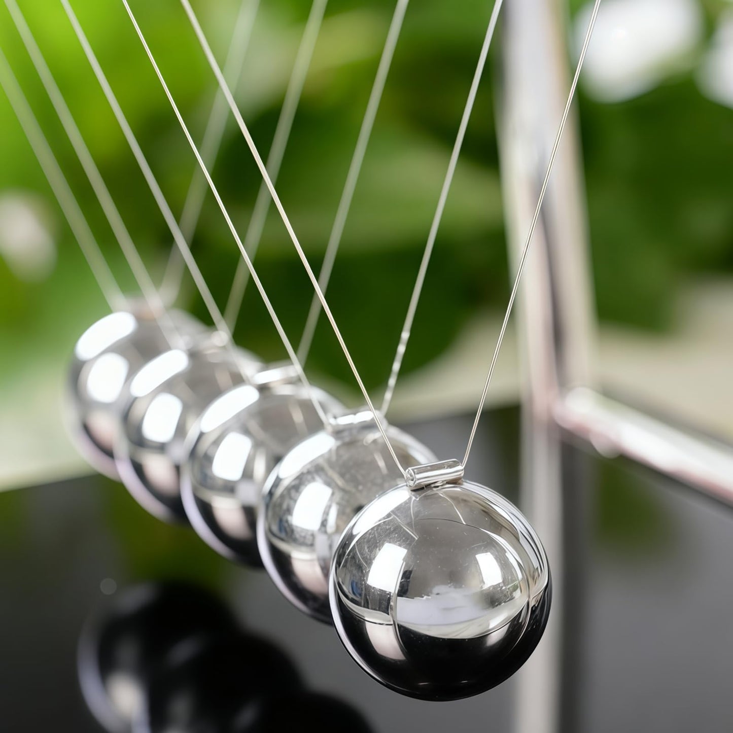 Newtons Cradle Balance Pendulum Balls, Swinging Kinetic Balls with Black Base, Science Physics Educational Learning Tool, Office Home Creative Decoration, Stress Relief Fidget Desk Toy (Large)