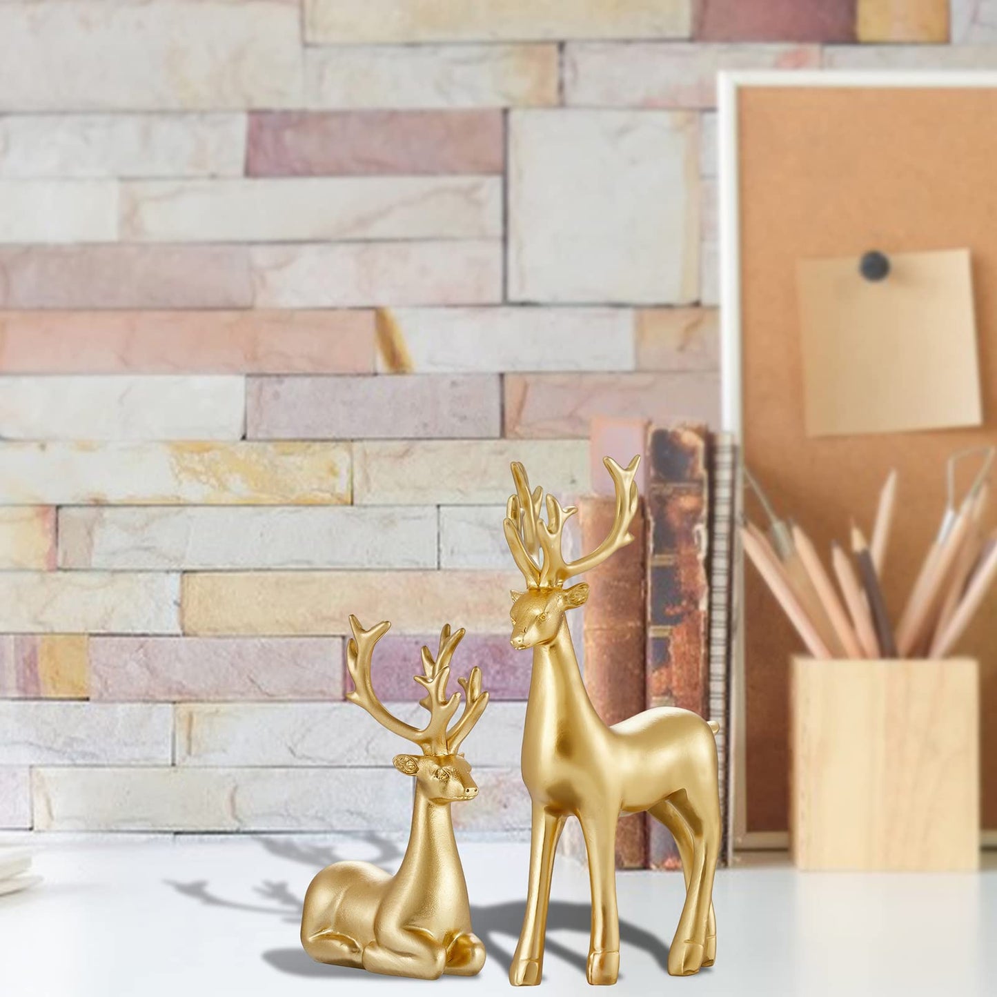 Christmas Decoration 2PCS Reindeer Resin Ornaments Mother Child Deer Couple Deer Sculpture used for Living Room Bookshelf Bedroom Wine Cabinet Decoration to Enhance Atmosphere (Gold Smooth)