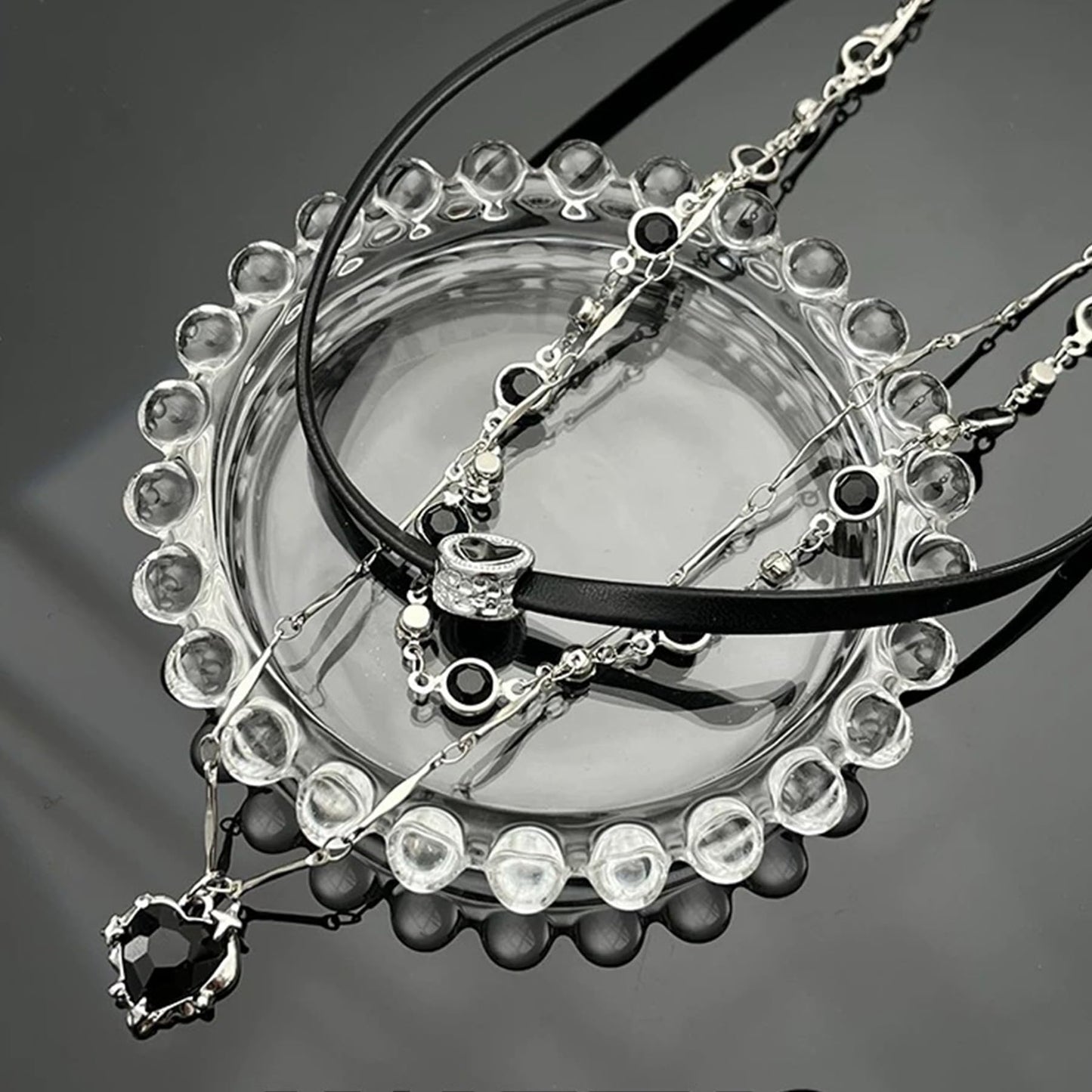 ZDZM 2Pcs Black Heart Necklace Stack With Black Bead Chain, Black Leather Choker Necklace with Heart Charm, Gothic Emo Grunge Y2k Necklace