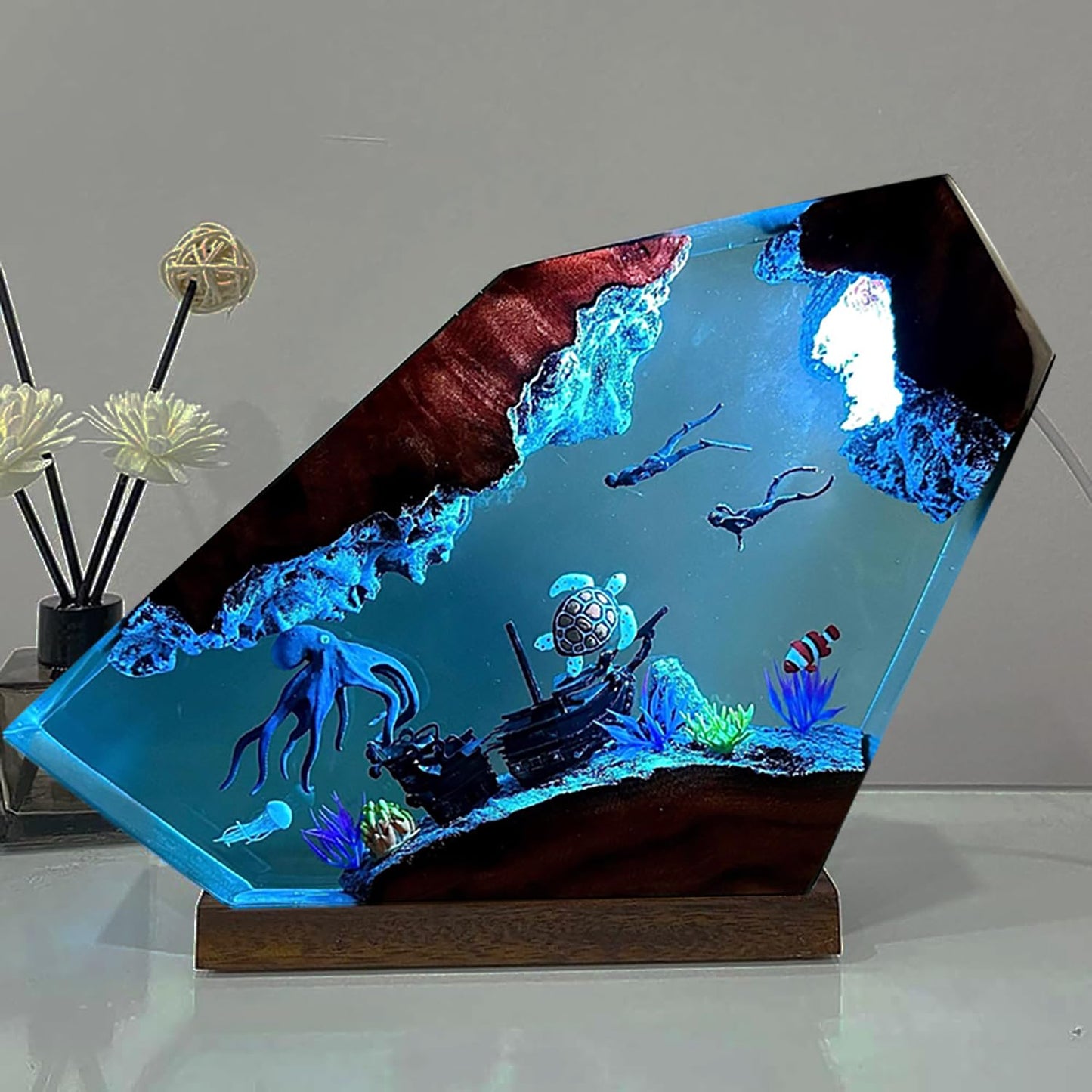 Octopus Ocean Resin Lamp - Handmade Resin Night Light with USB Port, Variable Lights, Octopus Gifts and Decor, Ocean Enthusiast Collectibles, Unique Birthday Gifts for Father Him Her (6"x4")