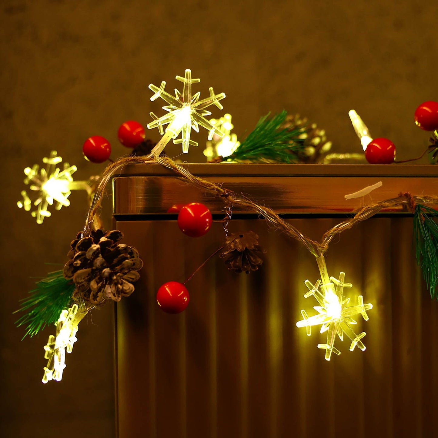 Christmas Garland with Snowflake Lights, 30 Led 10ft Battery Operated 8 Lighting Modes Timer Pine Cones Red Berry Garland Indoor Outdoor Office Decor Xmas String Light Mantle Decorations Warm White
