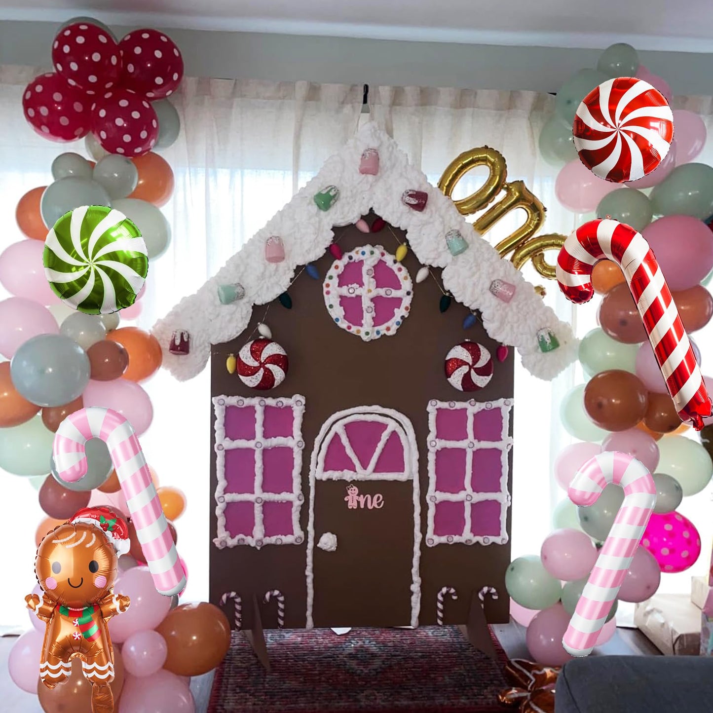 Gingerbread Balloon Arch Garland Kit, 126Pcs Pastel Pink Green Red Brown Christmas Balloon, Gingerbread Man Candy Cane Peppermint Foil Balloon for Christmas Xmas Cookie House New Year Party Decoration